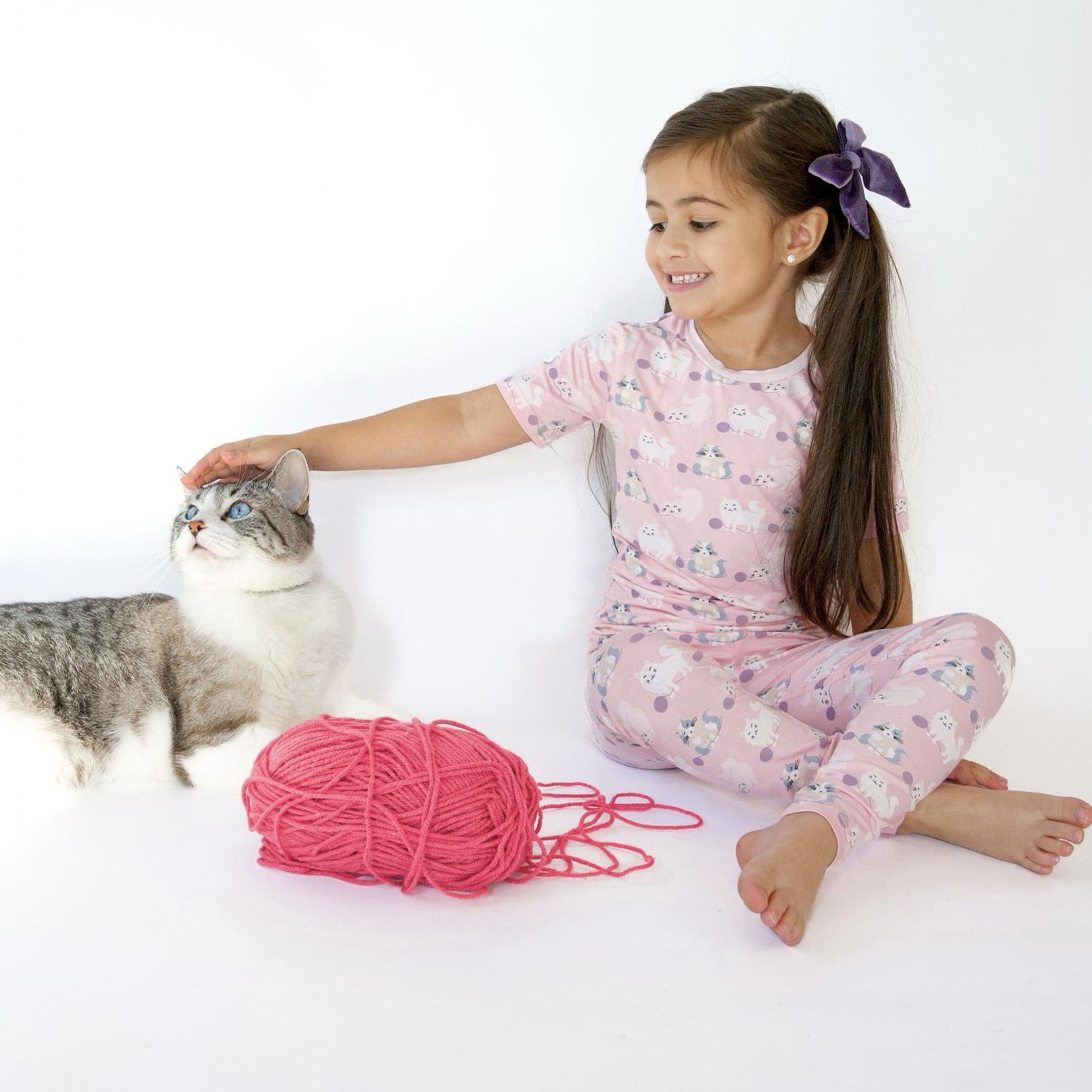 Print Short Sleeve Pajama Set in Cake Pop Cats and Yarn (359392)