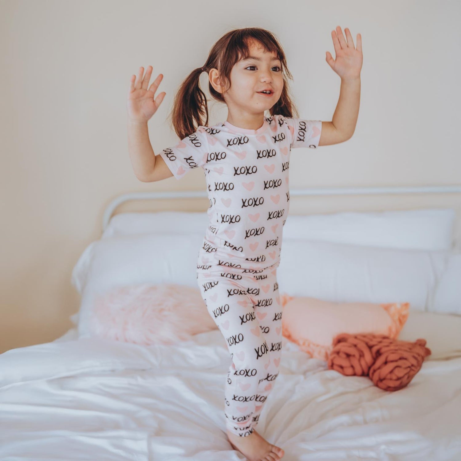Print Short Sleeve Pajama Set in Shrinking Violet XOXO (359220)