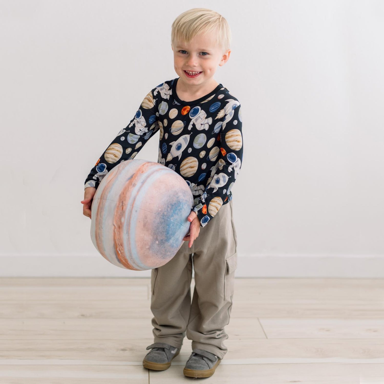 Print Long Sleeve Crew Neck Tee in Midnight Space Dream (371508)