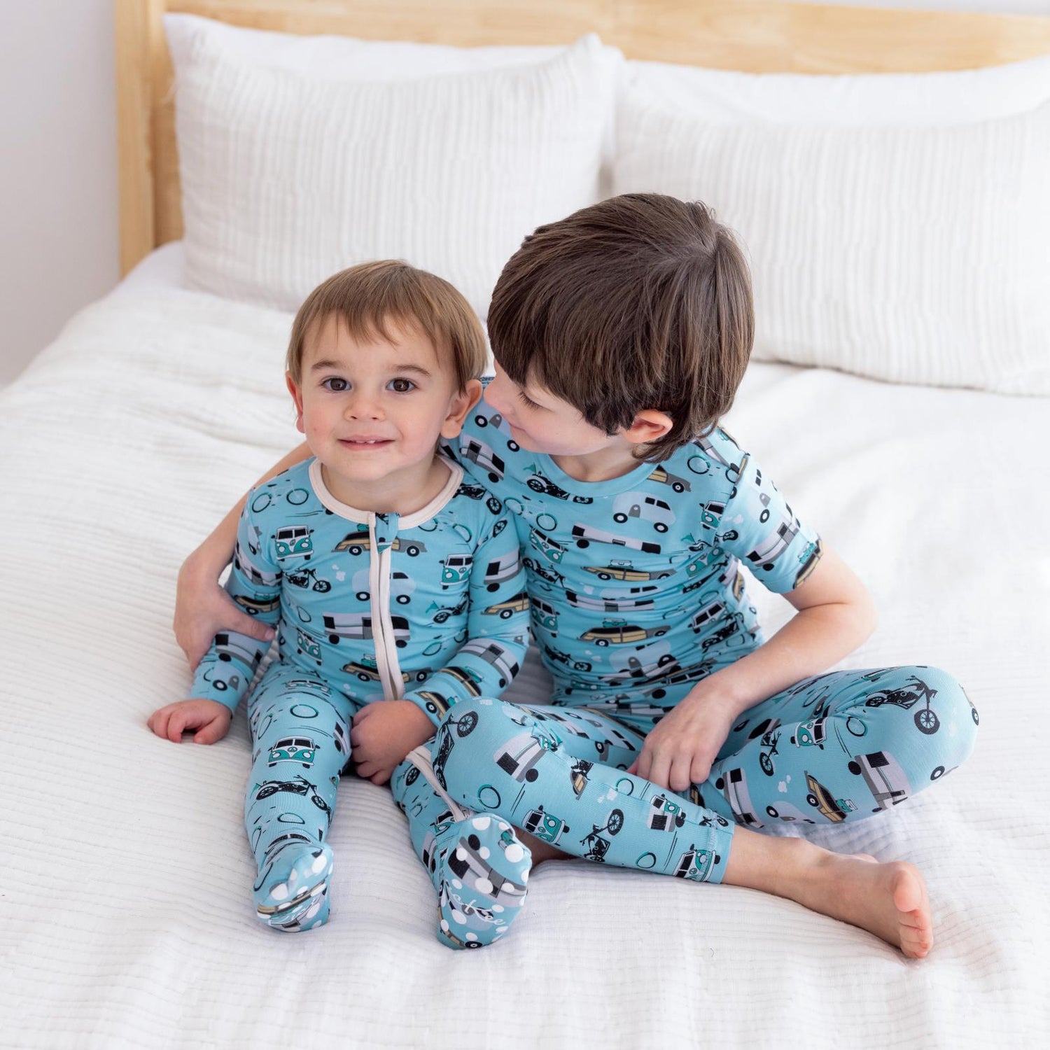 Print Short Sleeve Pajama Set in Seaside Blue On the Way (339268)