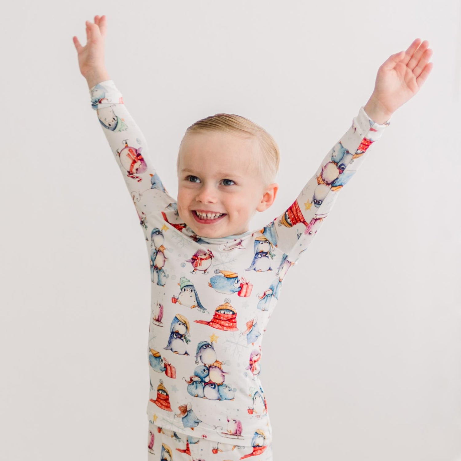 Print Long Sleeve Pajama Set in Natural Silly Penguins (343599)