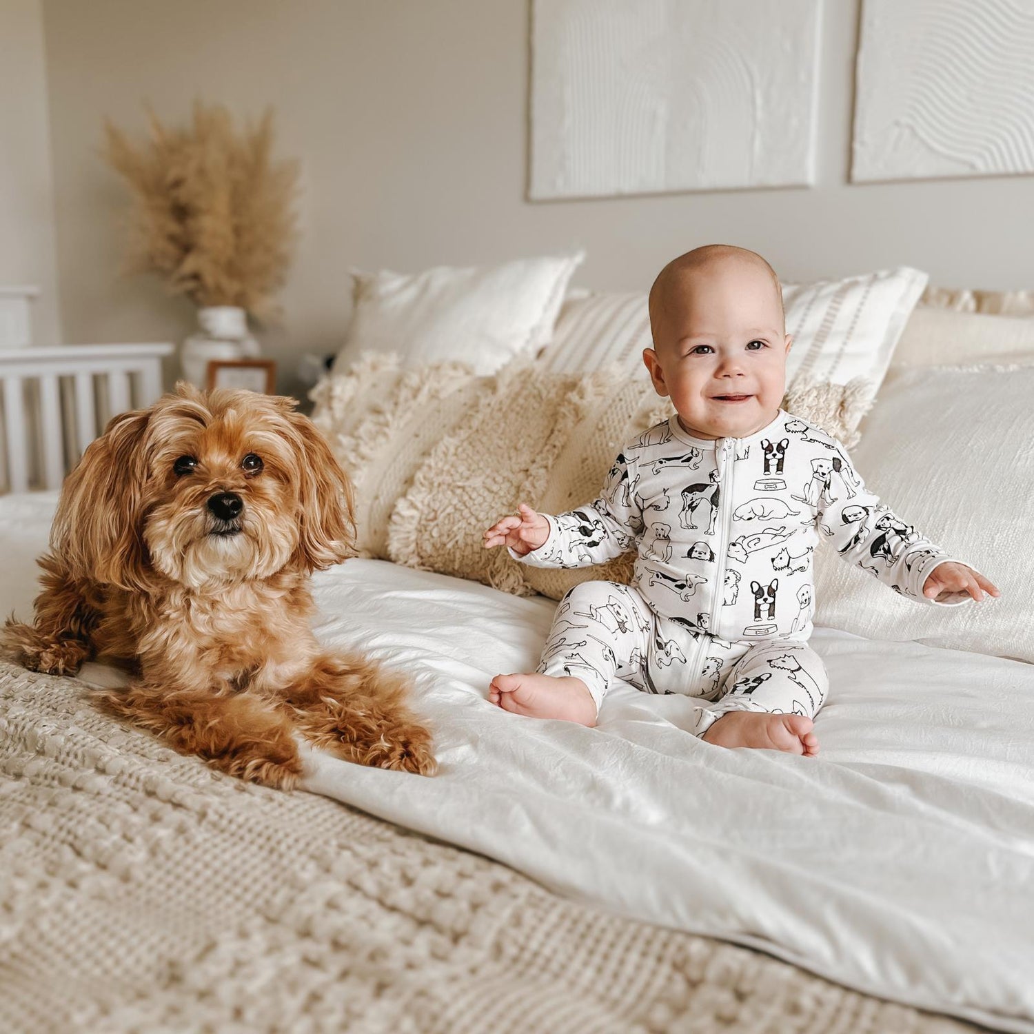 Print Convertible Sleeper with Zipper in Natural Dogs (314576)