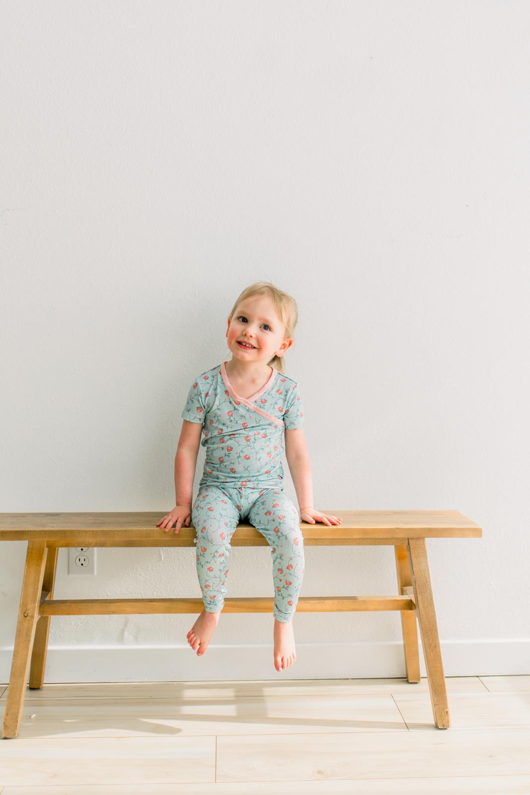 Print Short Sleeve Kimono Pajama Set in Spring Sky Floral Vines (378053)