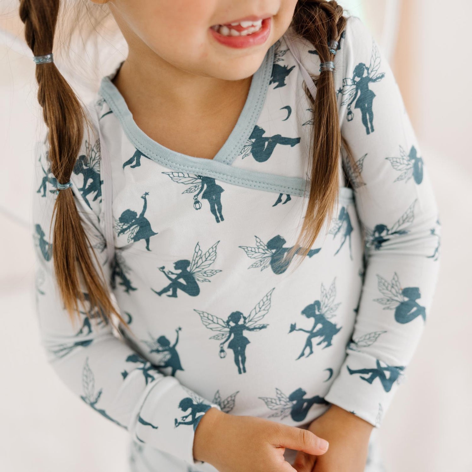Print Long Sleeve Kimono Pajama Set in Illusion Blue Forest Fairies