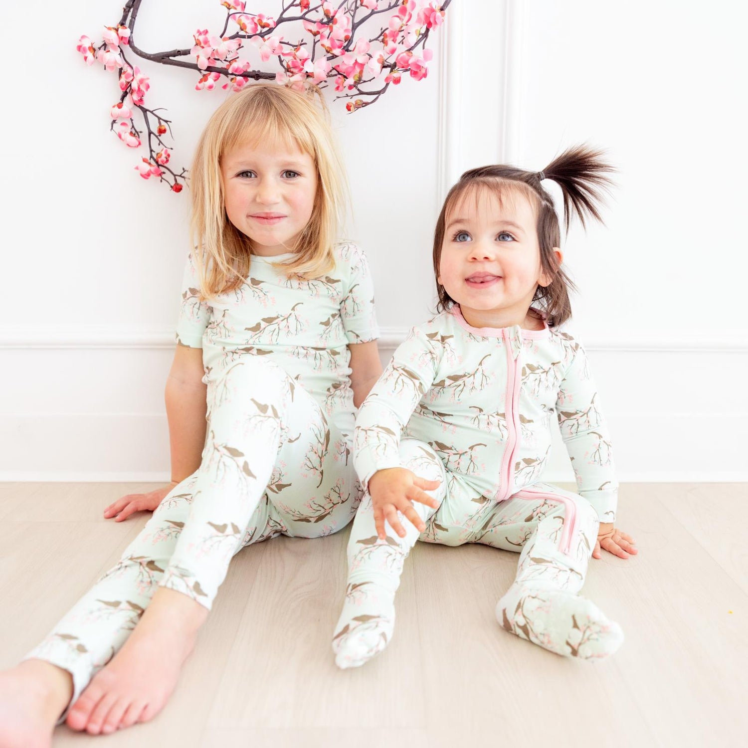 Print Short Sleeve Pajama Set in Fresh Air Bird Branch (359946)