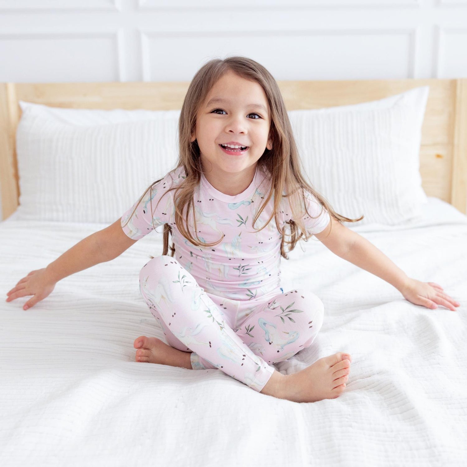 Print Short Sleeve Pajama Set in Shrinking Violet Sleeping Unicorns (359943)