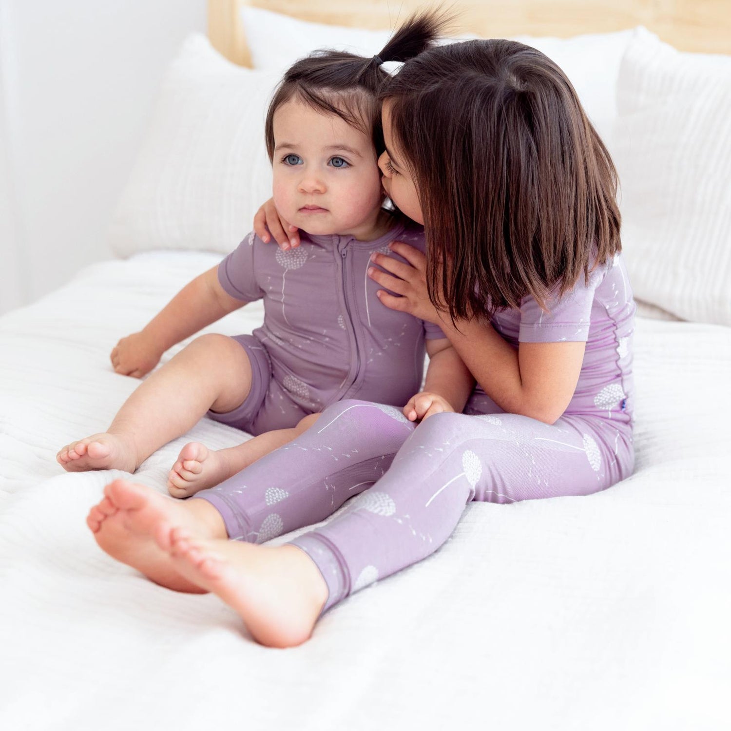 Print Shorty Sleeper with Zipper in Lavender Dandelion Wish (359971)
