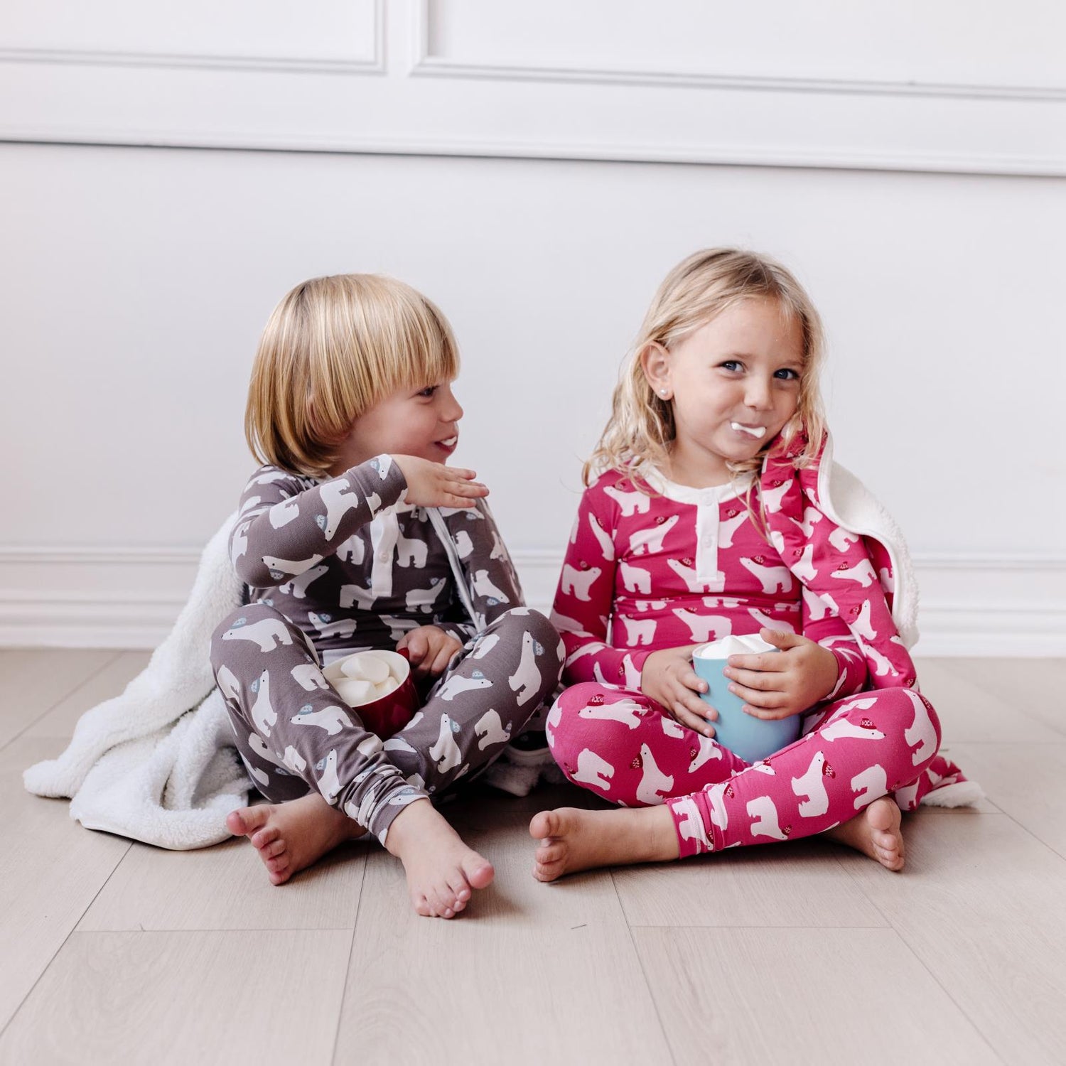 Print Long Sleeve Henley Pajama Set in Winter Rose Polar Bears