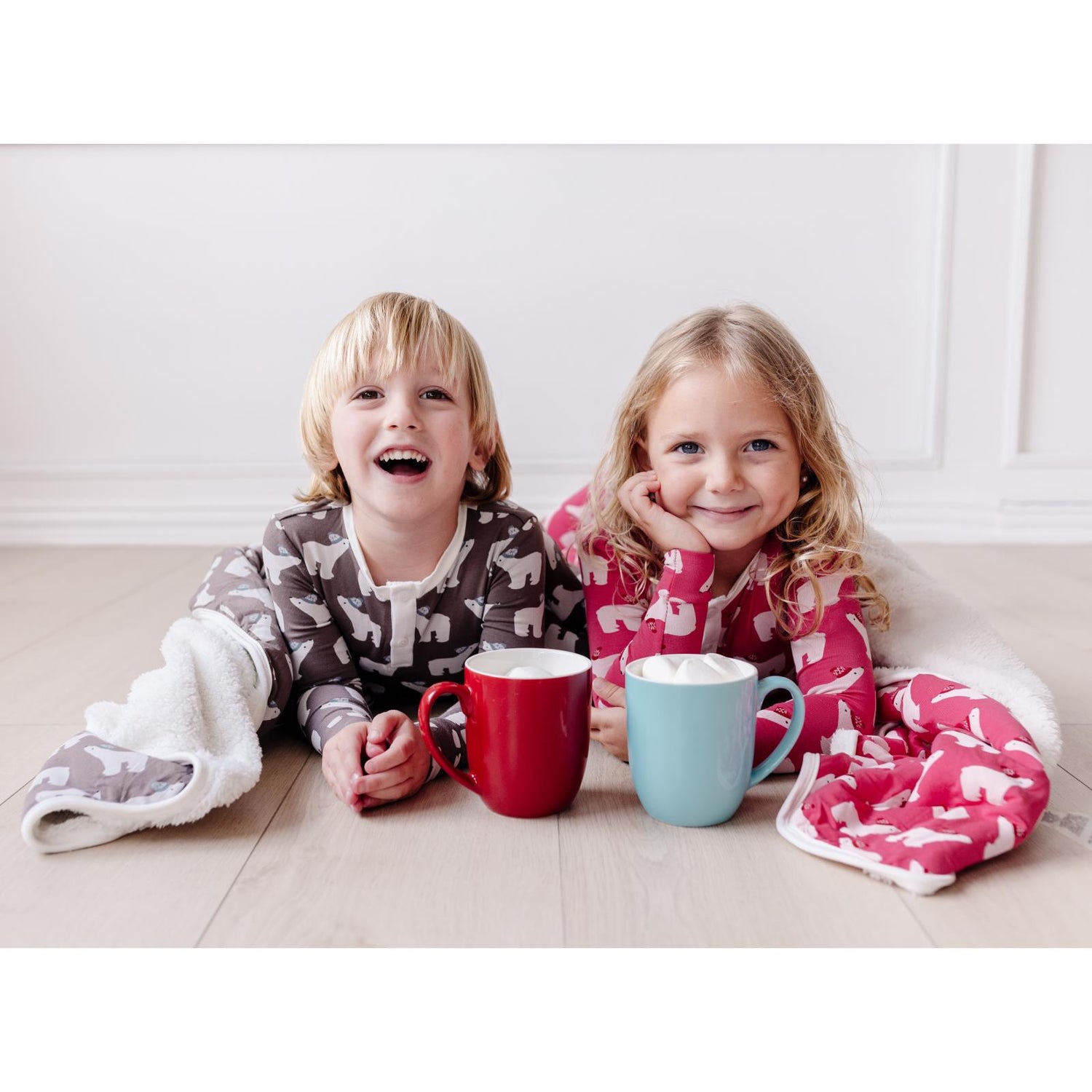 Print Long Sleeve Henley Pajama Set in Coffee Polar Bears