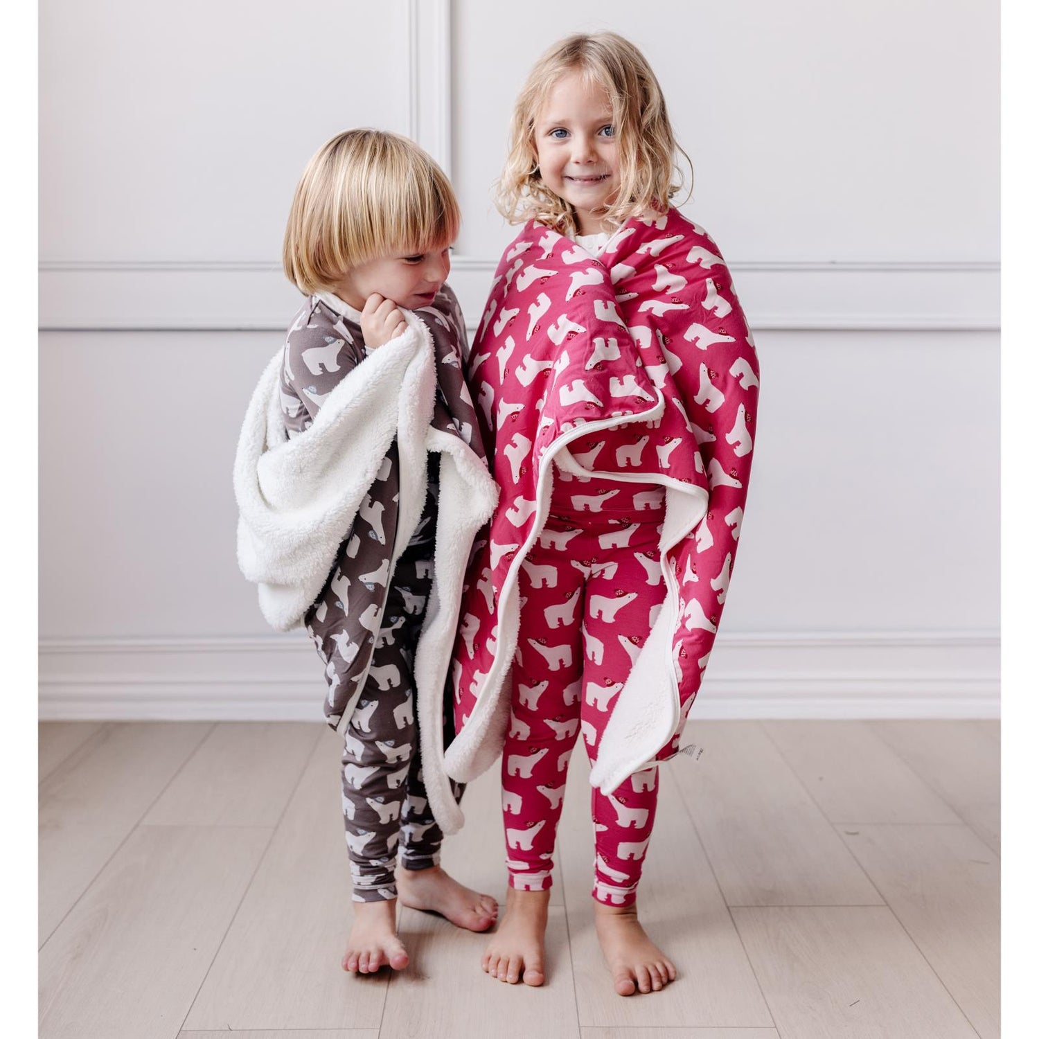 Print Long Sleeve Henley Pajama Set in Winter Rose Polar Bears