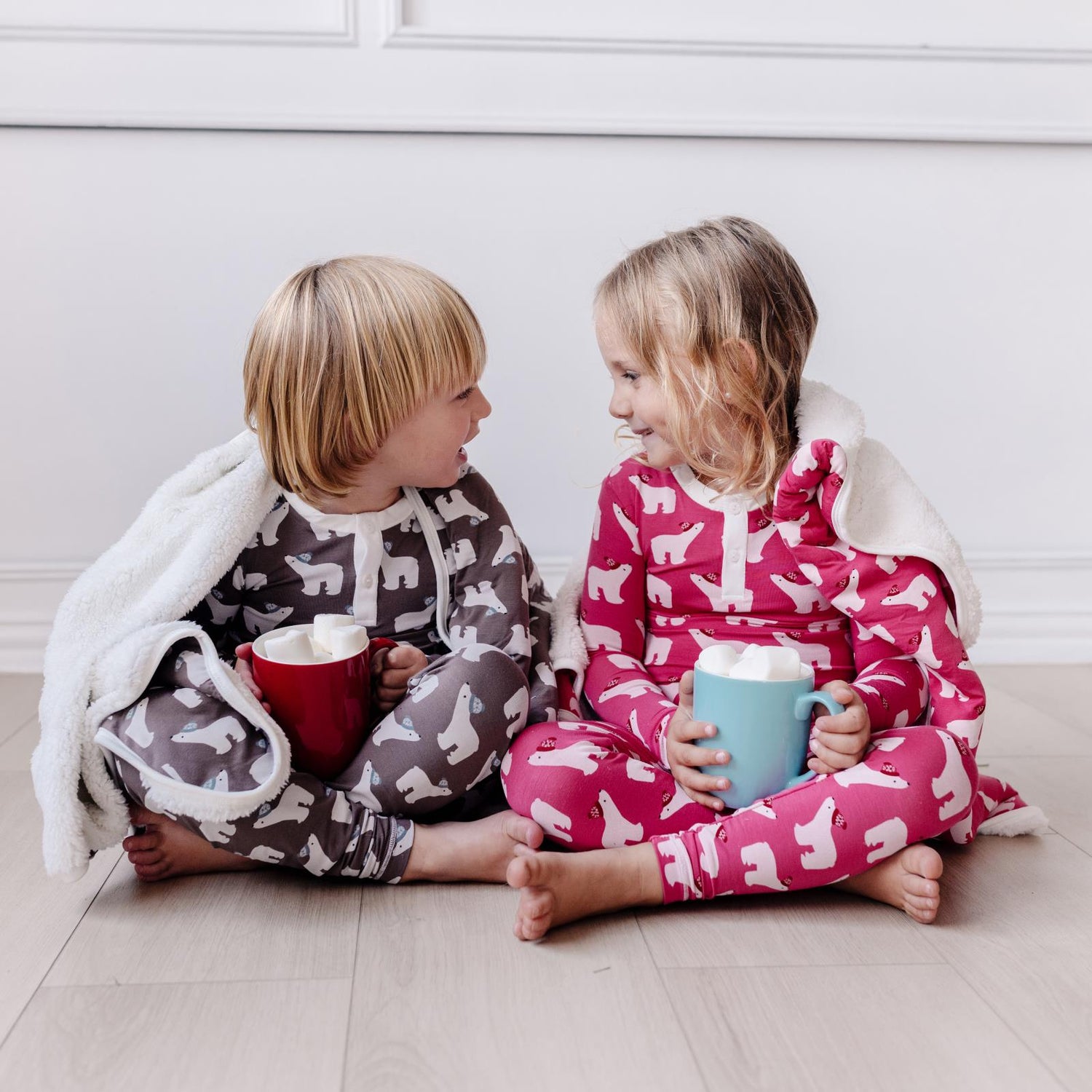 Print Long Sleeve Henley Pajama Set in Winter Rose Polar Bears