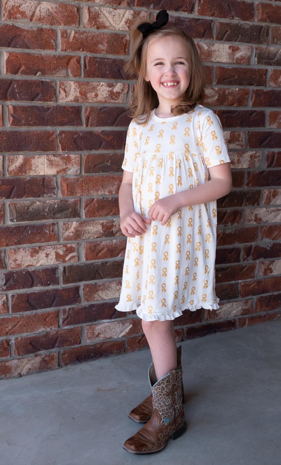 Print Classic Short Sleeve Swing Dress in Gold Ribbon