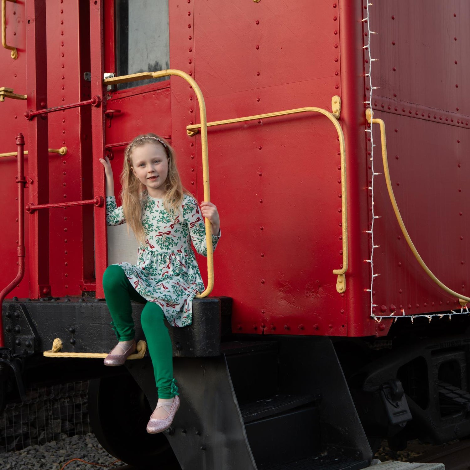 Print Long Sleeve Twirl Dress with Pockets in Illusion Blue Mistletoe & Ribbons (298616)