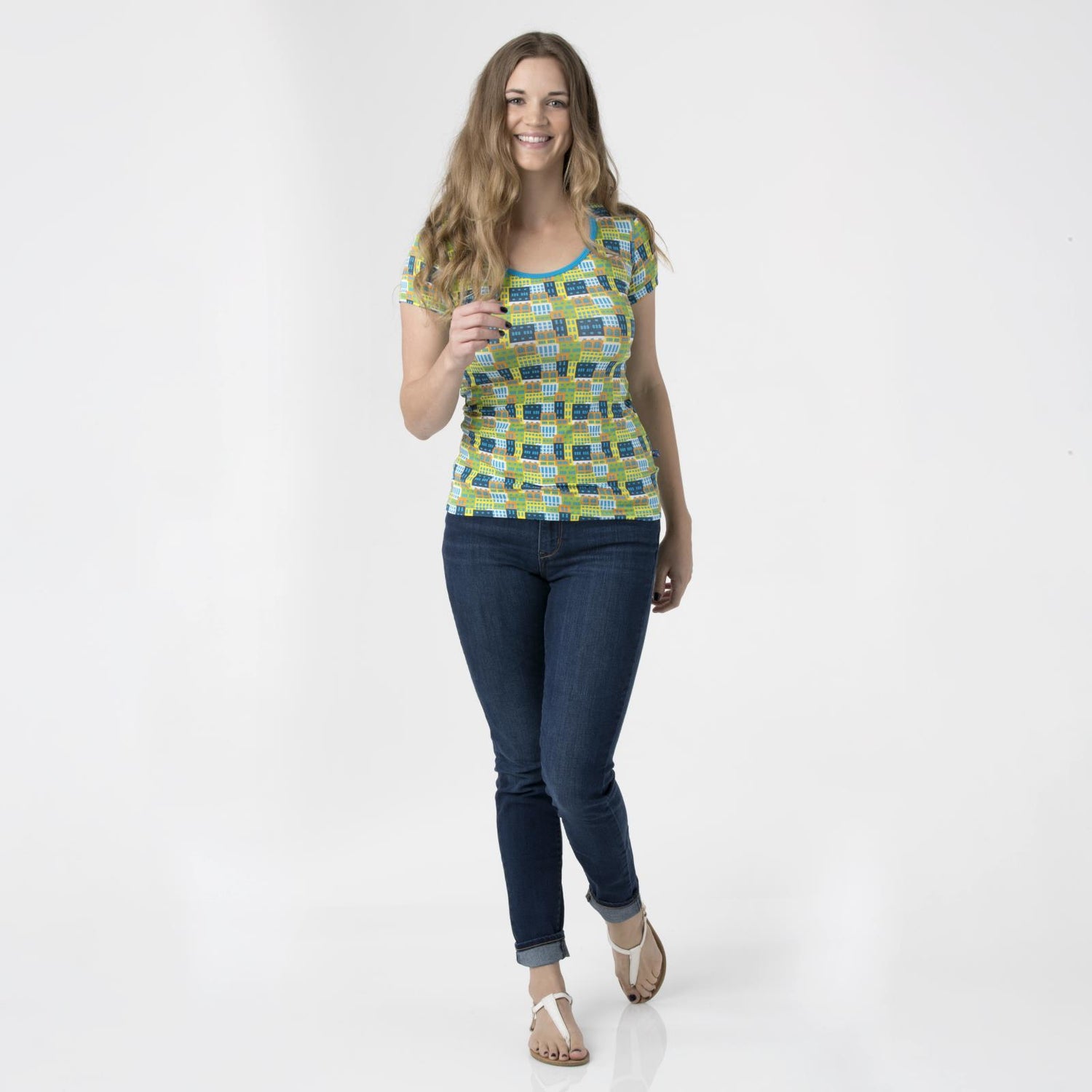 Print Short Sleeve Scoop Neck Tee in Amazon Houses