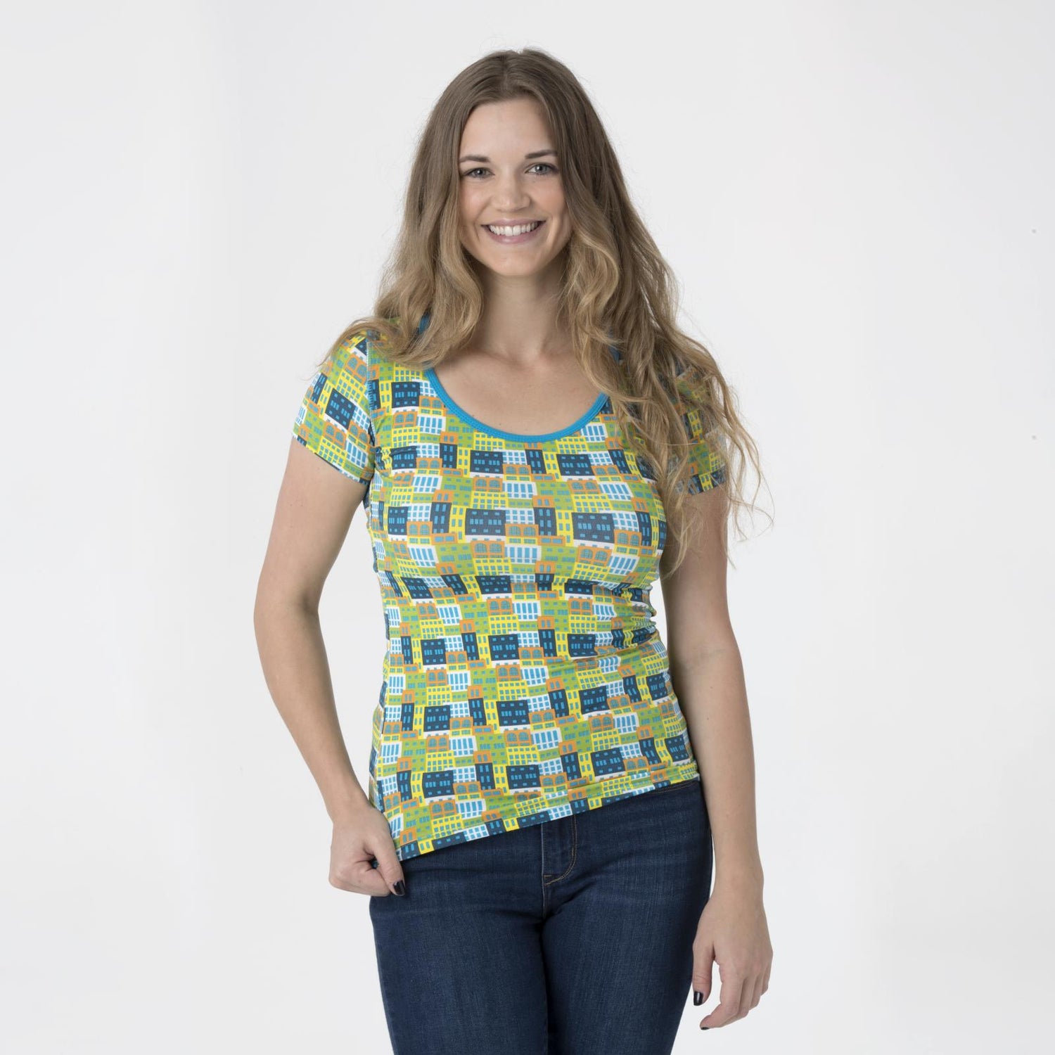 Print Short Sleeve Scoop Neck Tee in Amazon Houses