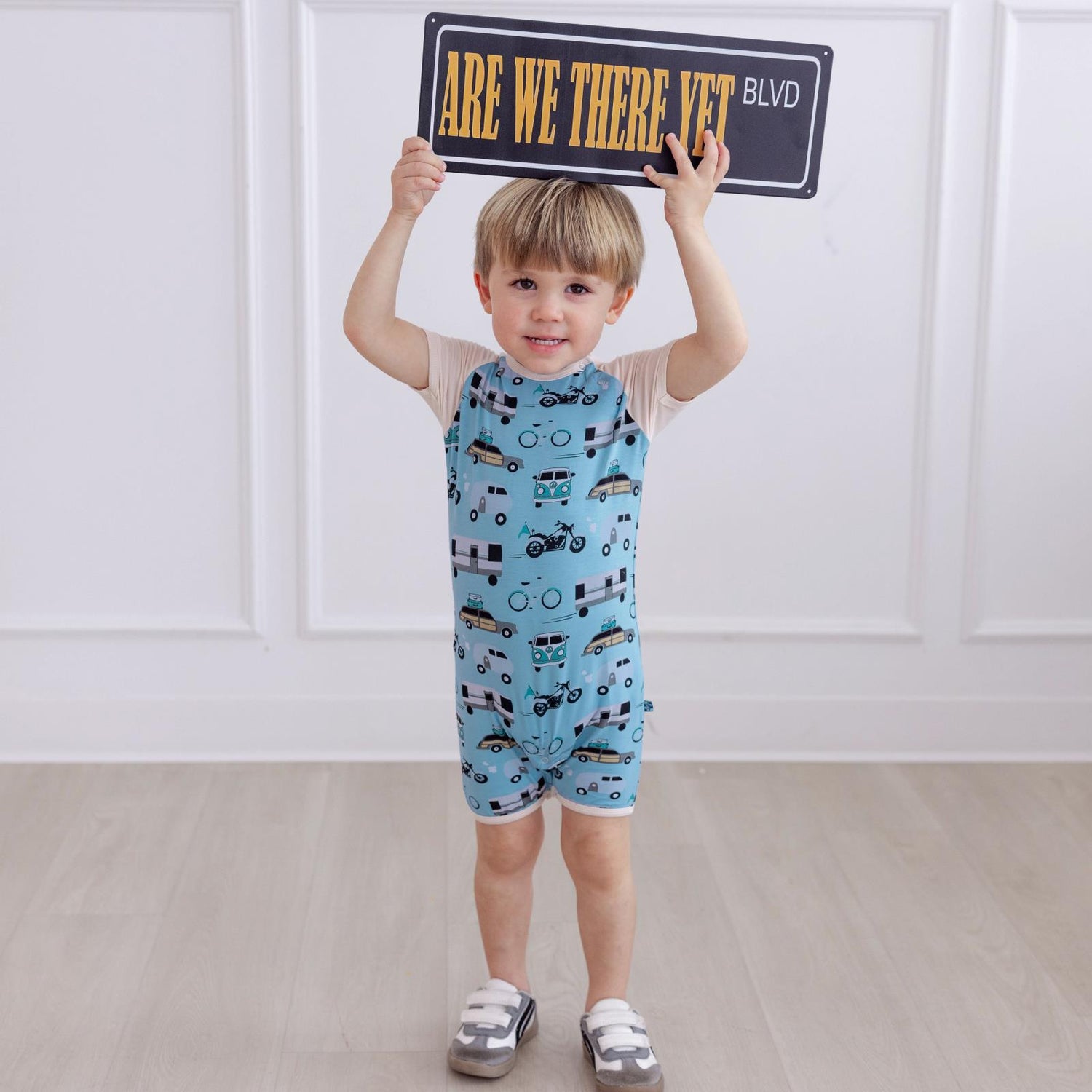 Print Short Sleeve Raglan Romper in Seaside Blue On the Way (359982)