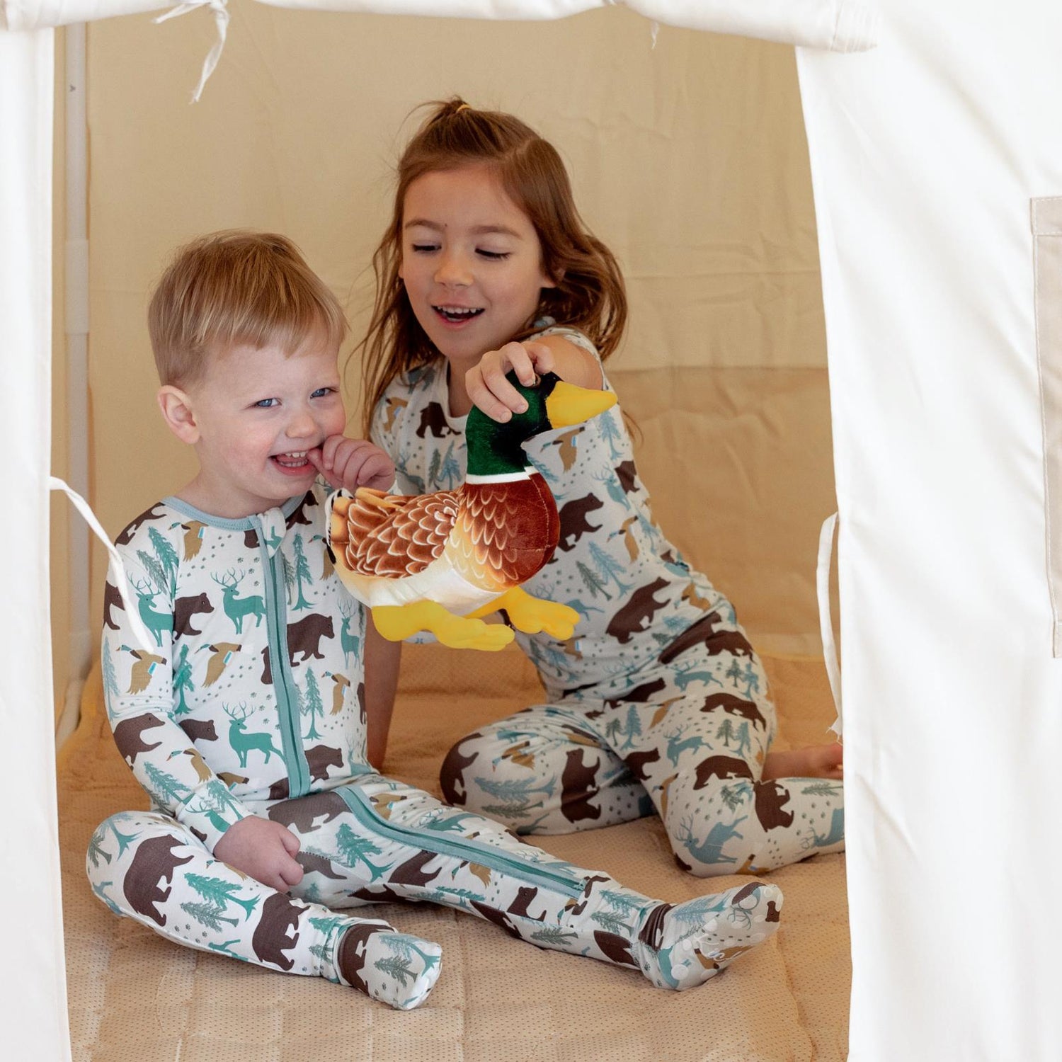 Print Short Sleeve Pajama Set in Fresh Air Forest Adventure (360027)