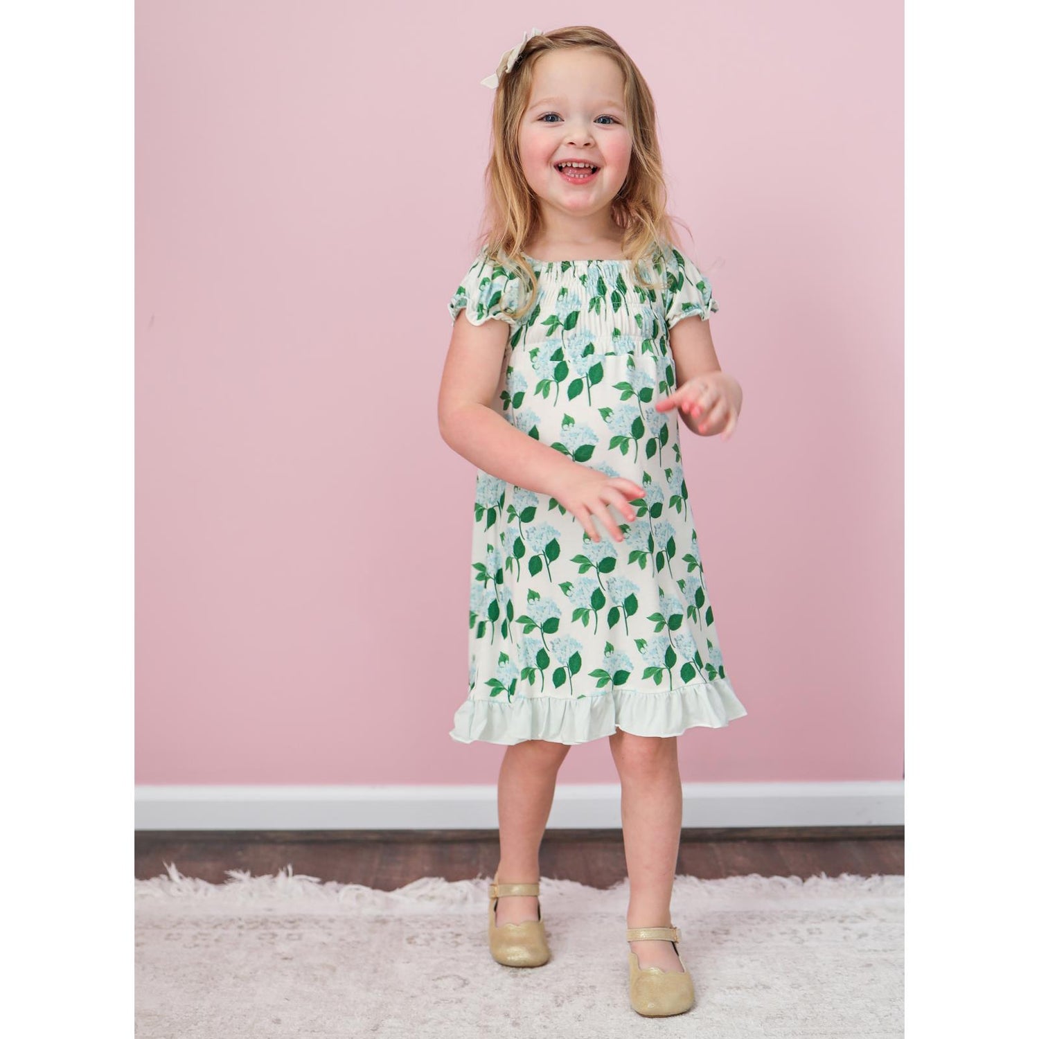 Print Short Sleeve Gathered Dress in Hydrangea Bouquet (359419)