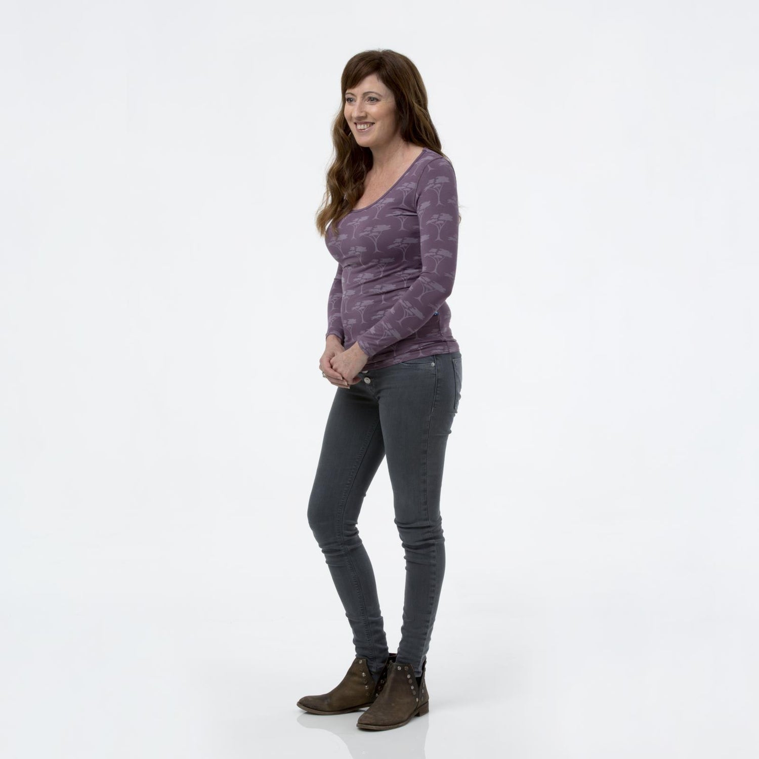 Print Long Sleeve Scoop Neck Tee in Fig Acacia Trees