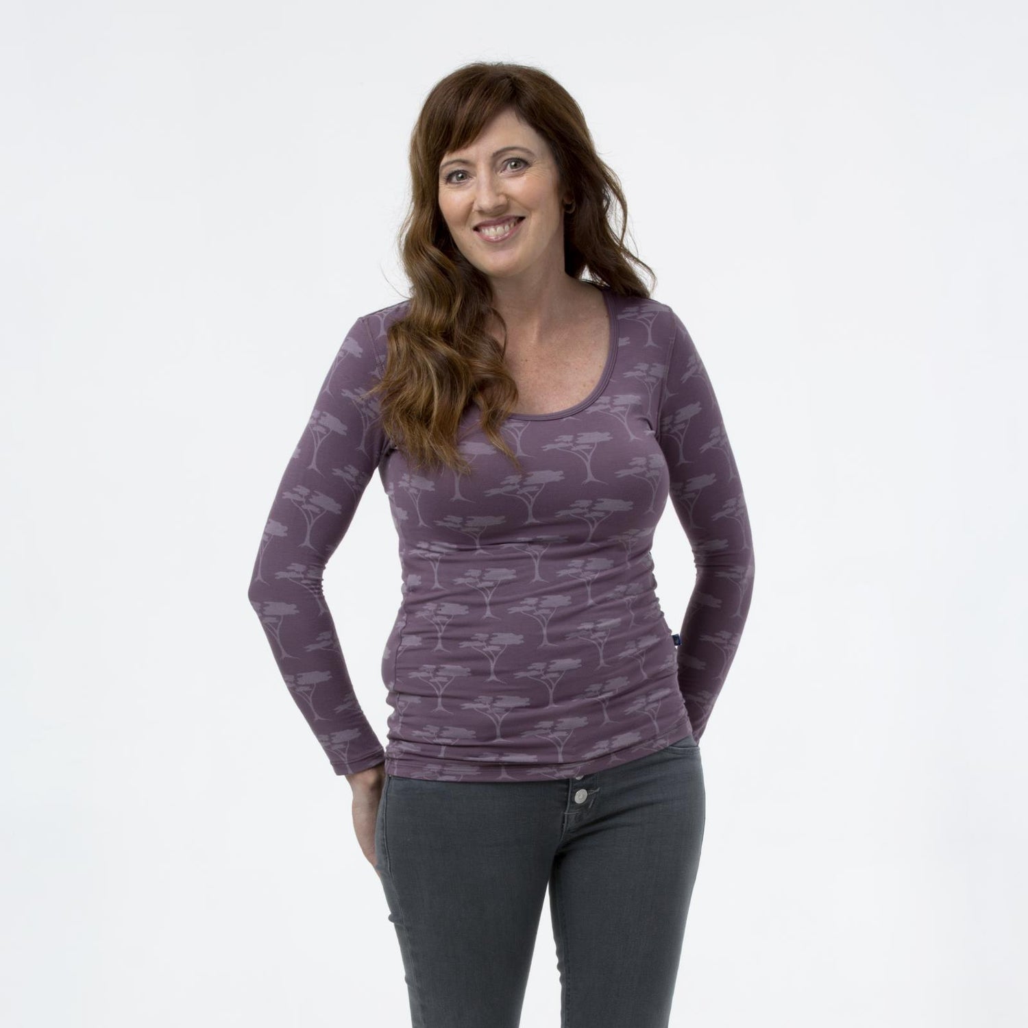 Print Long Sleeve Scoop Neck Tee in Fig Acacia Trees