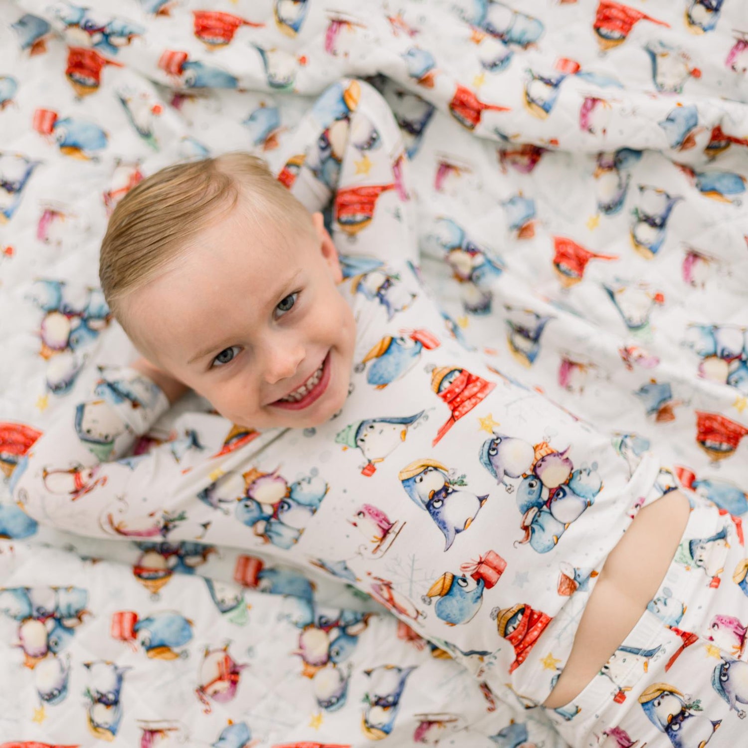 Print Long Sleeve Pajama Set in Natural Silly Penguins (371593)