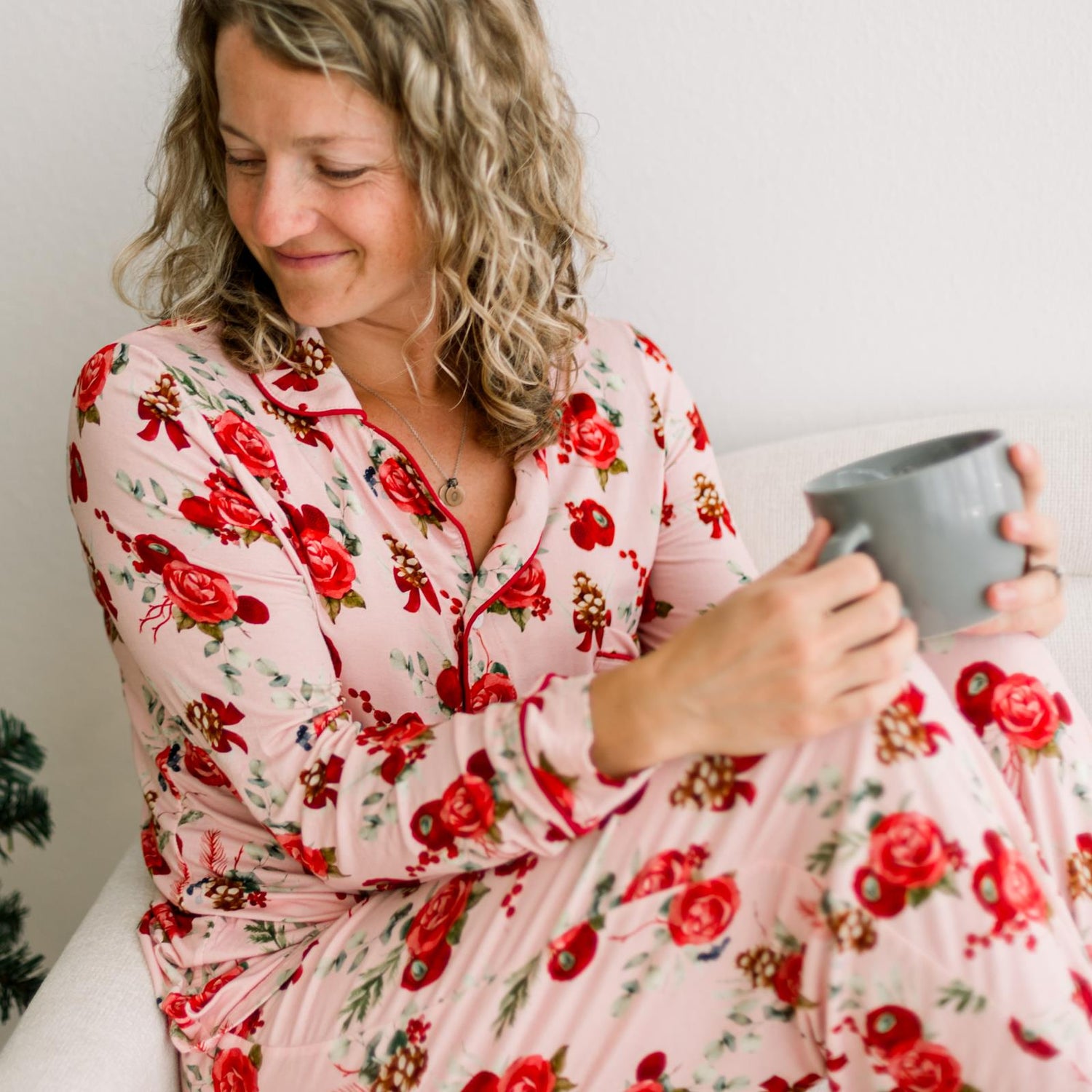 Women's Print Long Sleeve Collared Pajama Set in Baby Rose Holiday Floral (371632)