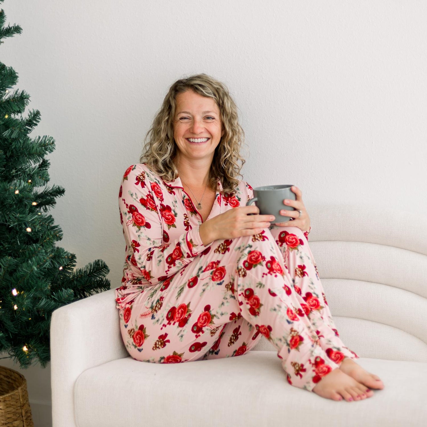 Women's Print Long Sleeve Collared Pajama Set in Baby Rose Holiday Floral (371656)