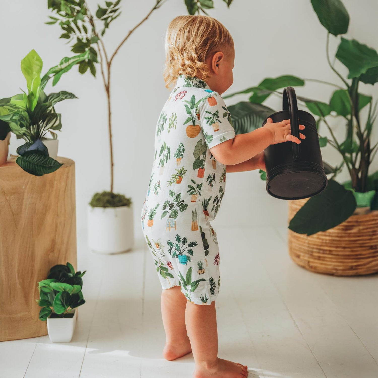Print Short Sleeve Polo Romper in Fresh Air House Plants (359340)