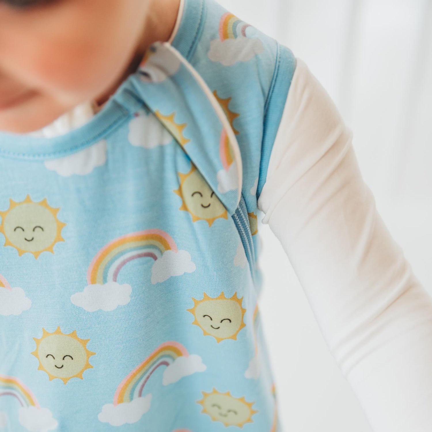 Print Fluffle Sleep Bag in Sunshine and Rainbows (359374)