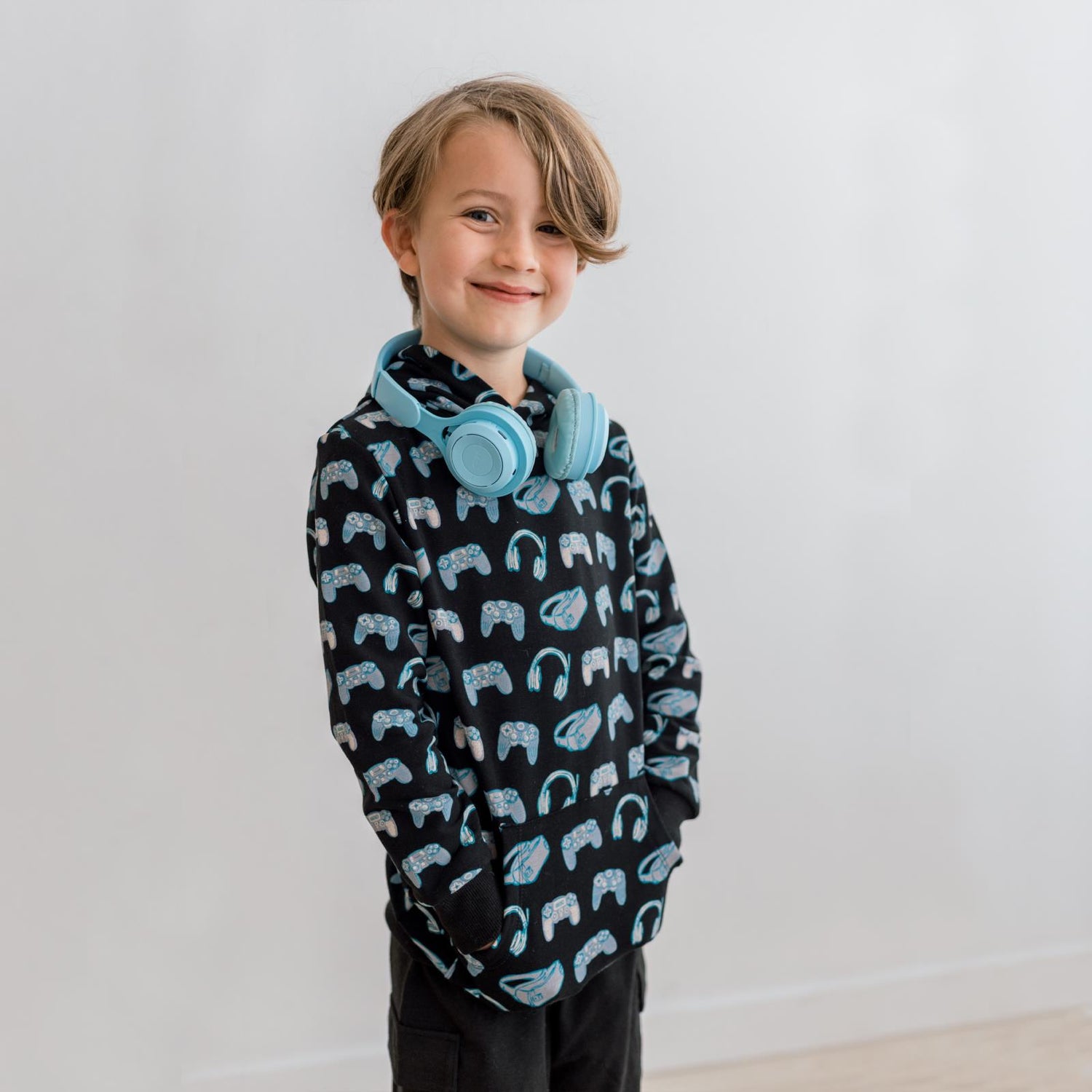 Print Fleece Kangaroo Pocket Pullover in Midnight Gamer (373529)