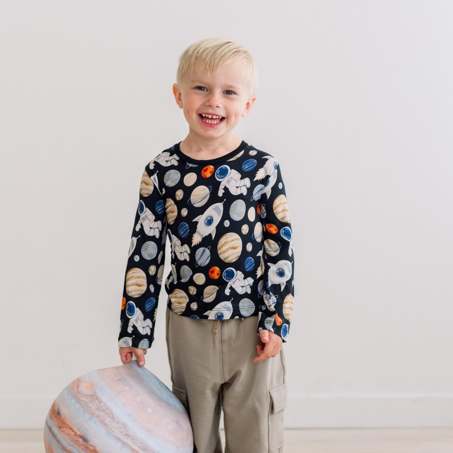 Print Long Sleeve Crew Neck Tee in Midnight Space Dream (373367)