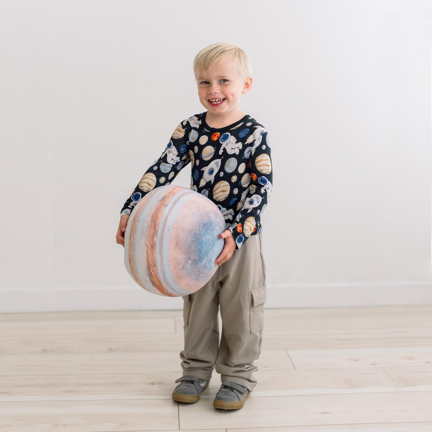 Print Long Sleeve Crew Neck Tee in Midnight Space Dream (373368)