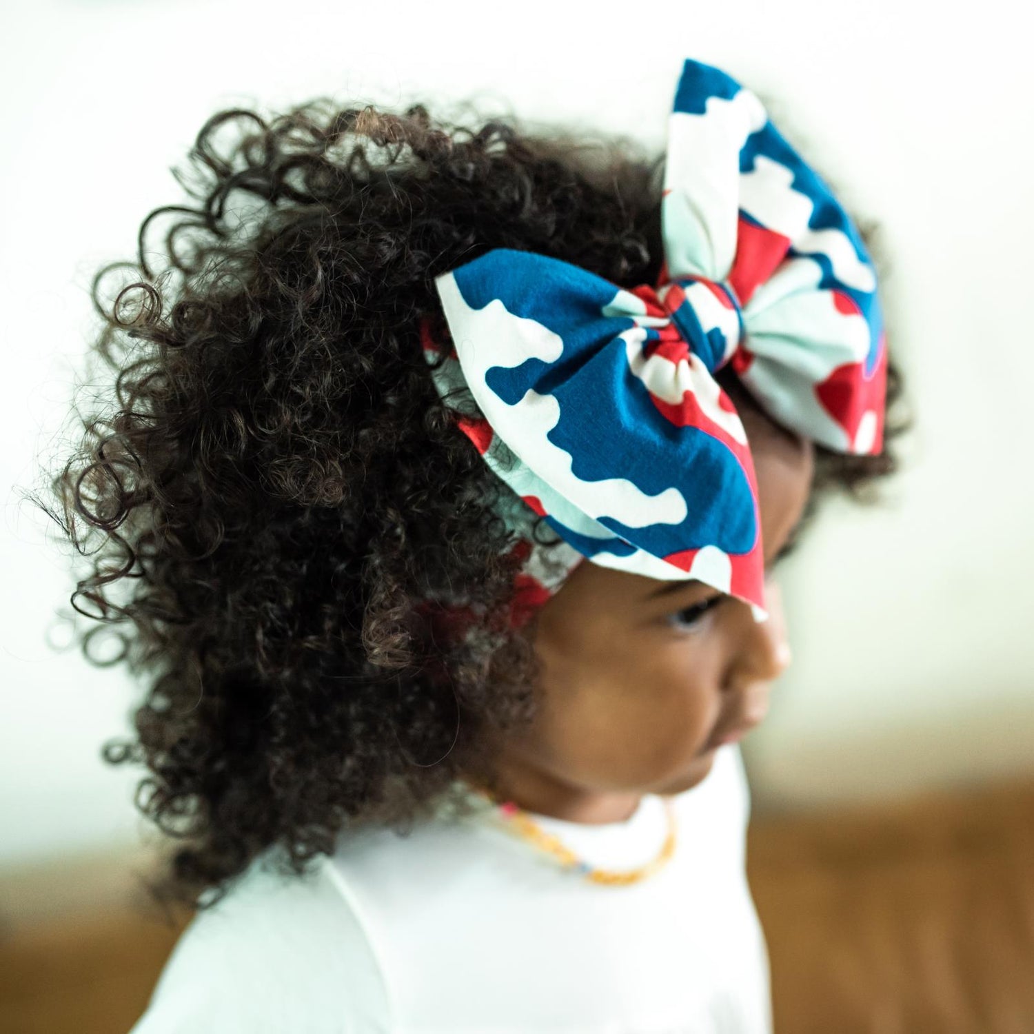 Print Luxe Head Wrap with Bow in Flag Red Military (243108)