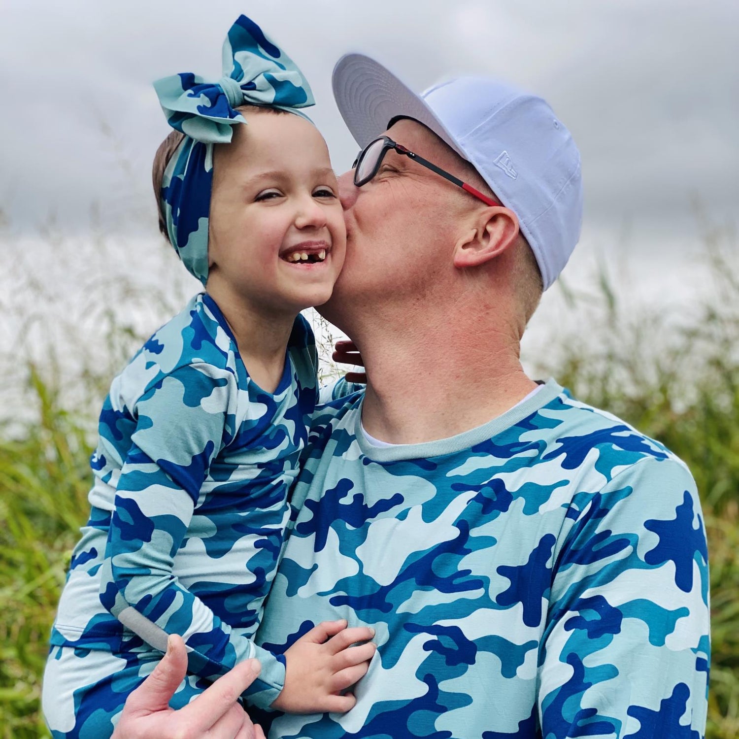 Print Luxe Mini Wrap with Bow in Oasis Military (243140)