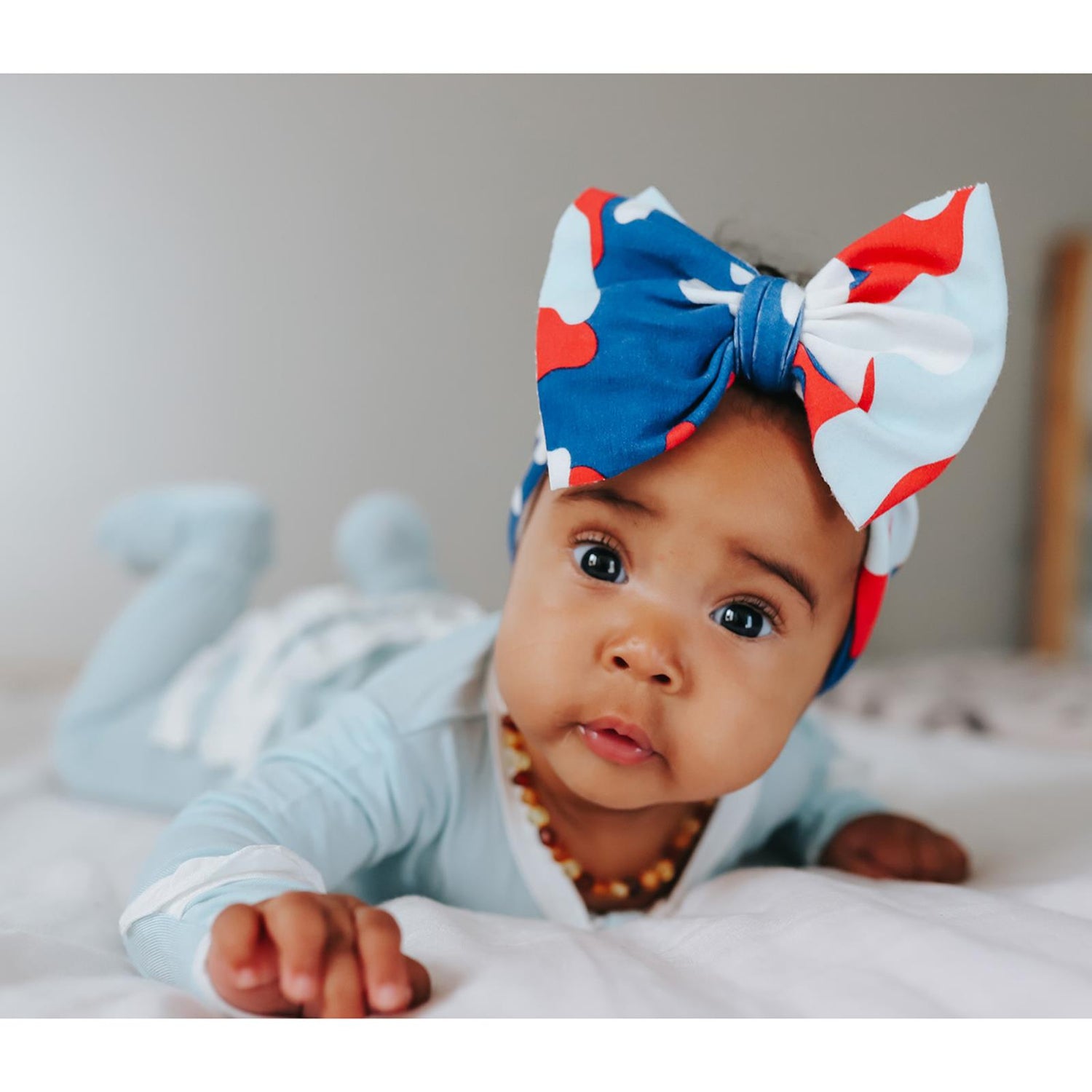 Print Luxe Head Wrap with Bow in Flag Red Military (359851)