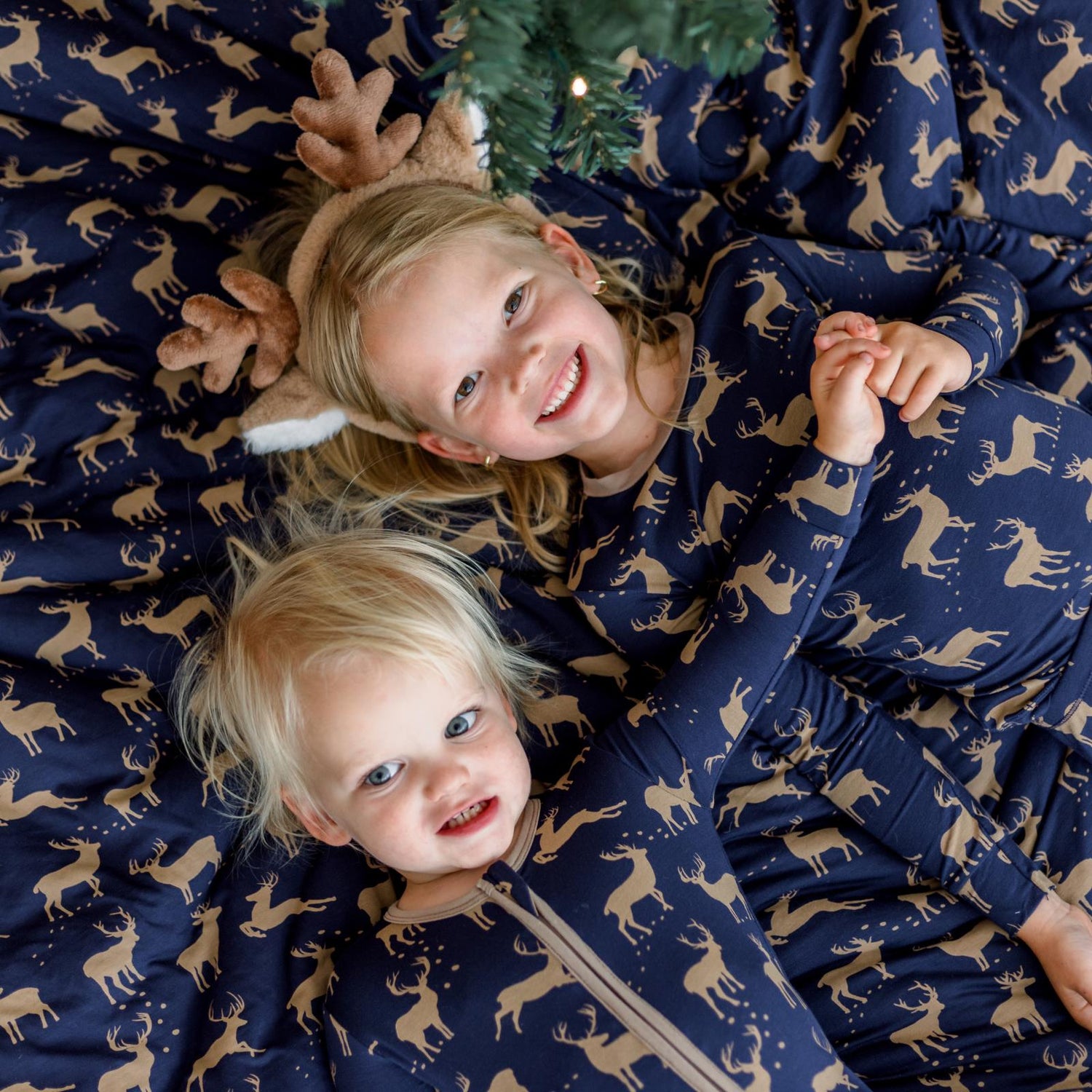 Print Long Sleeve Pajama Set in Peacoat Elk (370863)