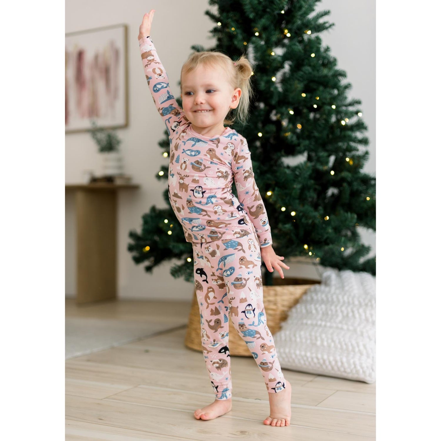 Print Long Sleeve Pajama Set in Baby Rose Arctic Animals (370870)