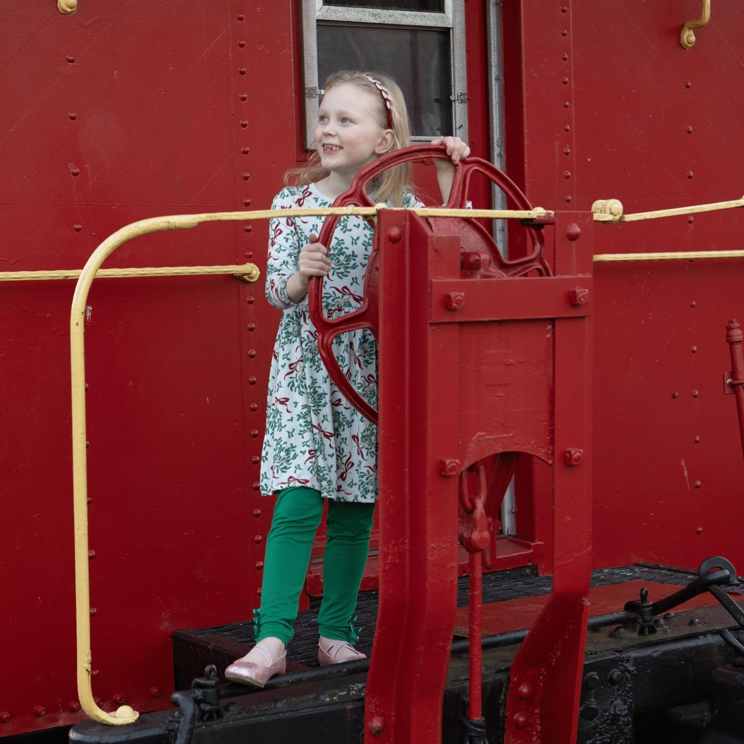 Print Long Sleeve Twirl Dress with Pockets in Illusion Blue Mistletoe & Ribbons (341105)