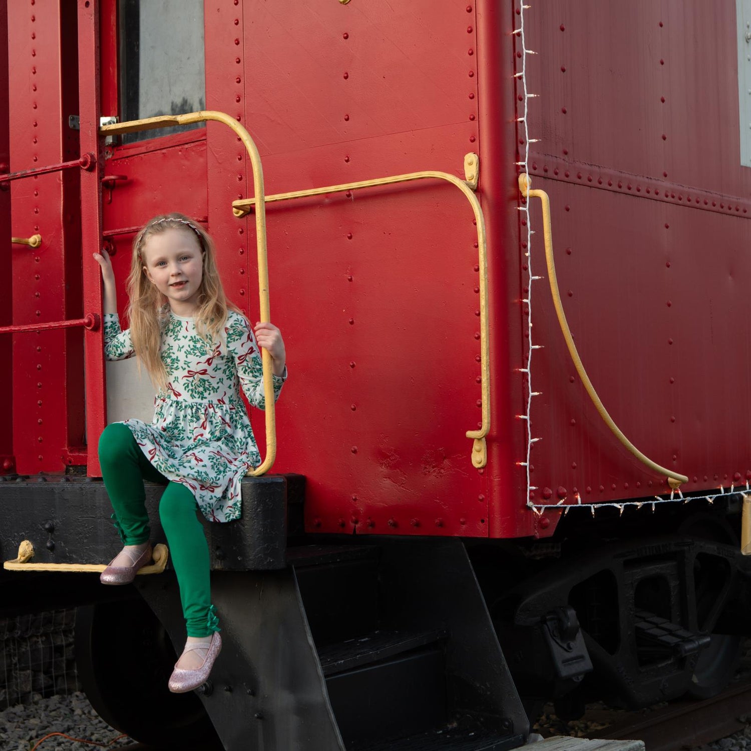 Print Long Sleeve Twirl Dress with Pockets in Illusion Blue Mistletoe & Ribbons (341114)