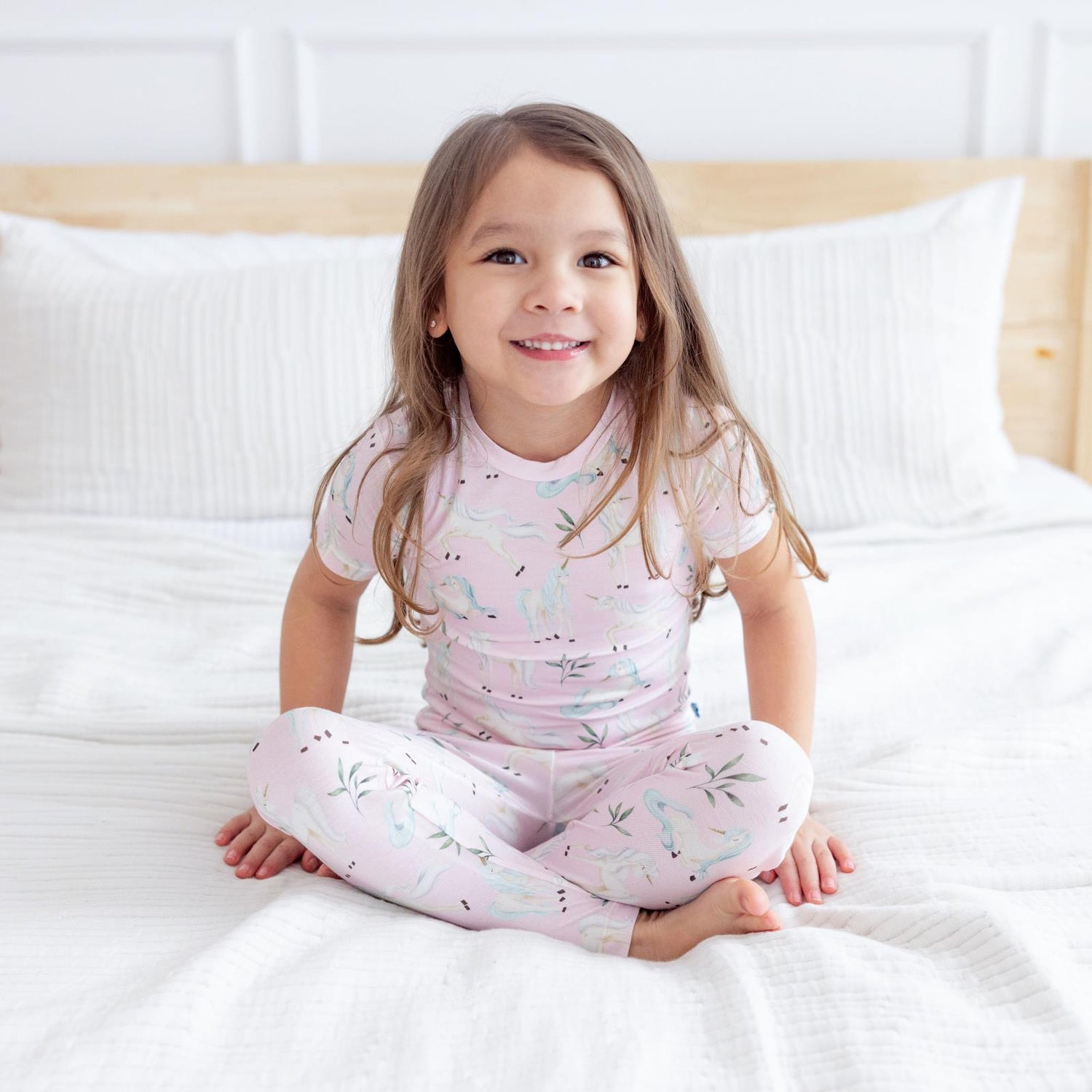 Print Short Sleeve Pajama Set in Shrinking Violet Sleeping Unicorns (321340)