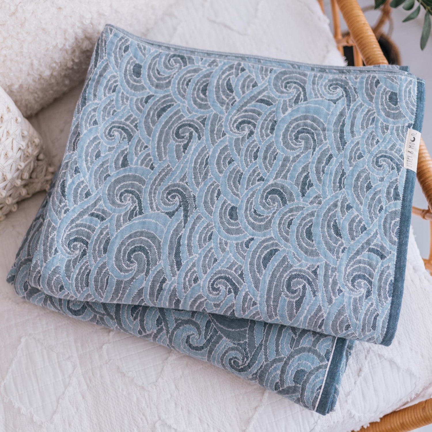 Soft Spun Cotton Jacquard Muslin Blanket 55 x 75 in Azure Tide/Harbor Haze Waves (360505)