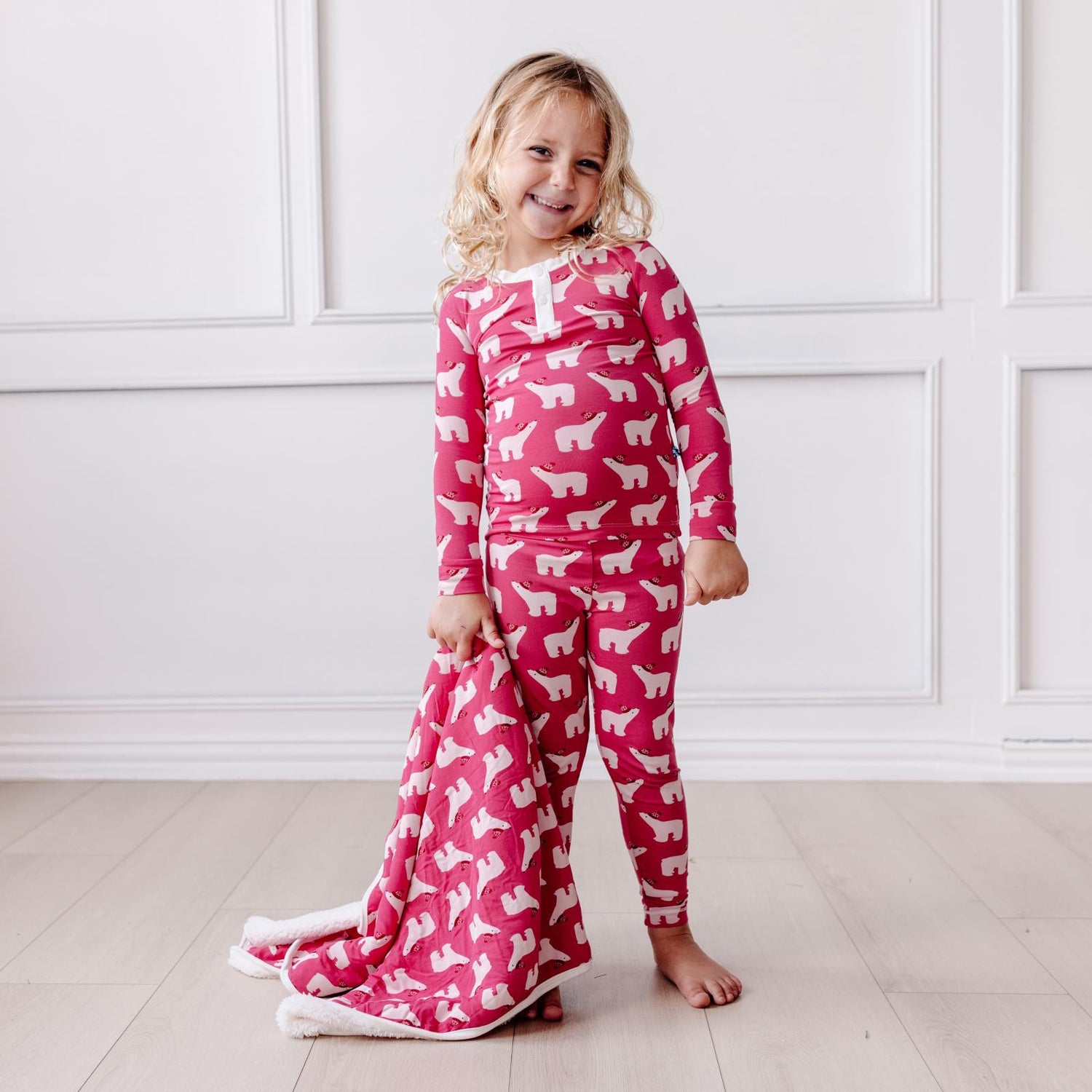 Print Long Sleeve Henley Pajama Set in Winter Rose Polar Bears