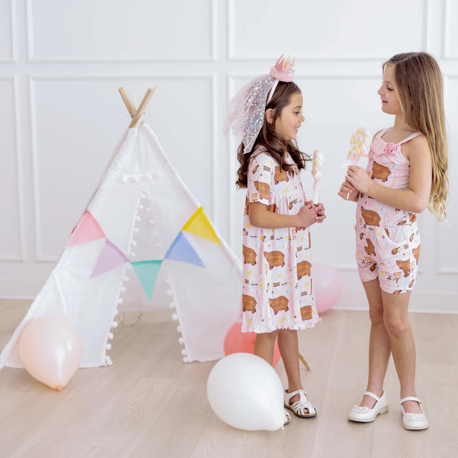 Print Short Sleeve Swing Dress in Shrinking Violet Forest Party (359933)