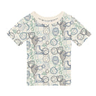 Natural Sports Gearの半袖クルーネックTシャツ。生成り地にボールやラケットの柄が見える平置き正面。