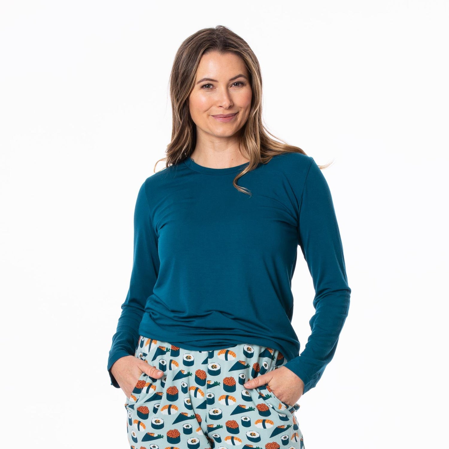 Women's Long Sleeve Scoop Neck Tee in Peacock