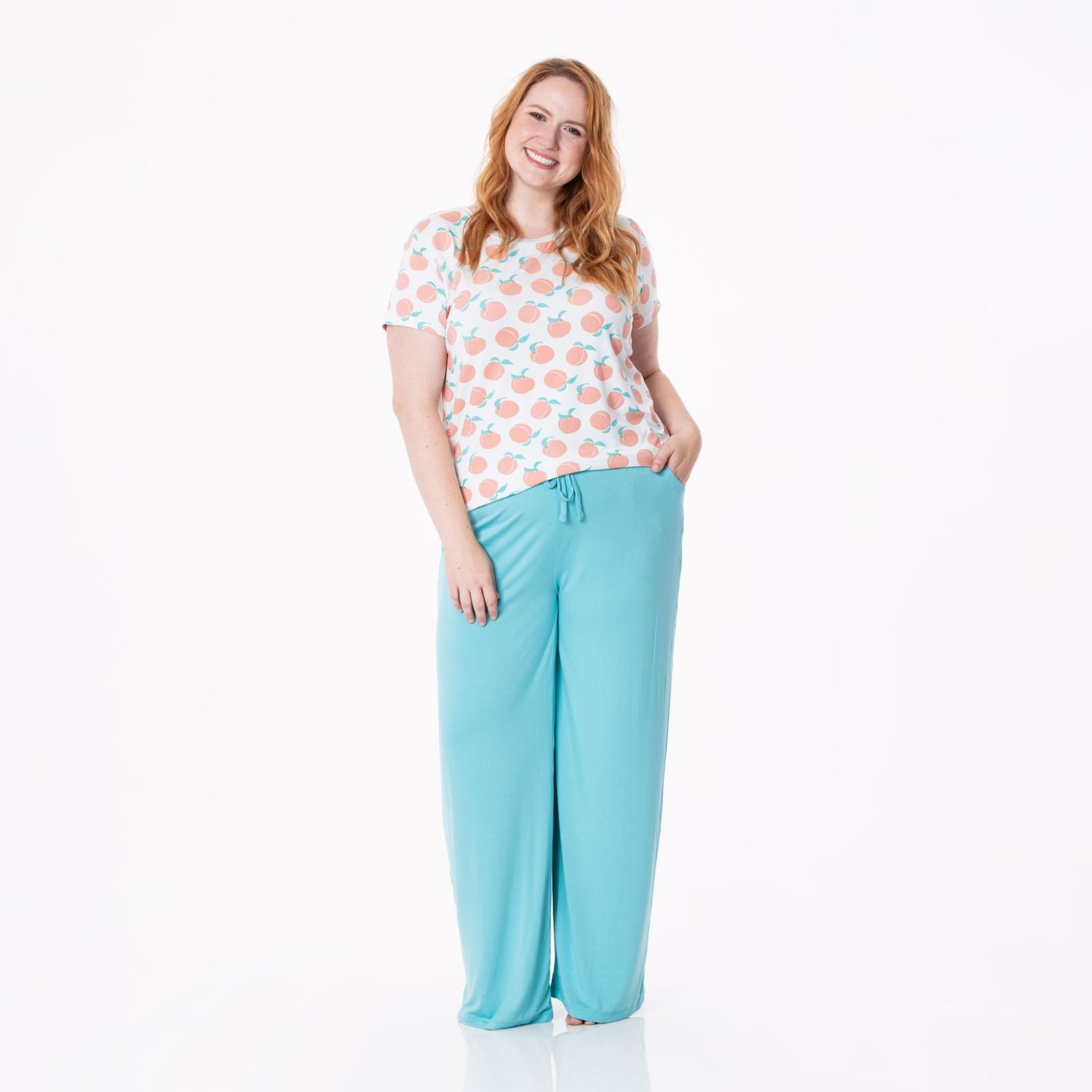 Women's Print Short Sleeve Relaxed Tee in Fresh Air Peaches