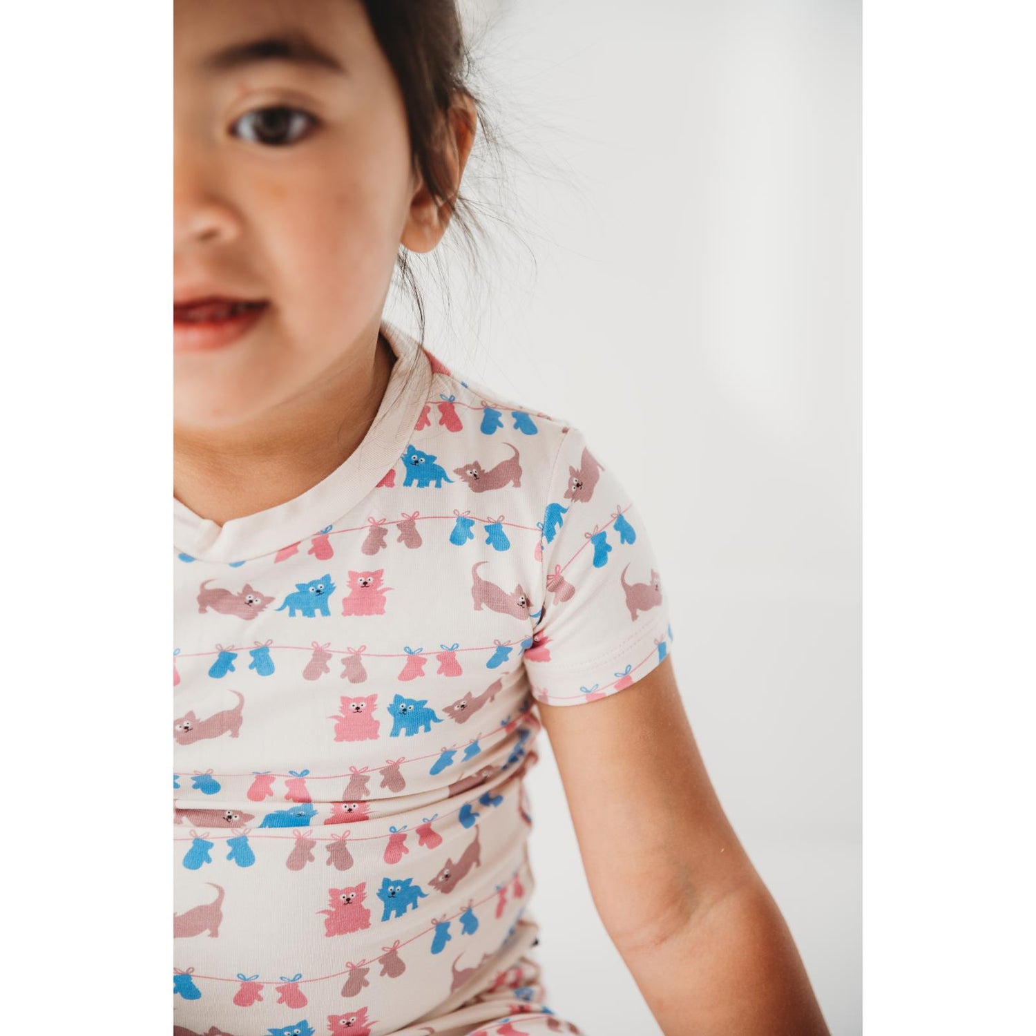 Print Short Sleeve Pajama Set in Latte 3 Little Kittens
