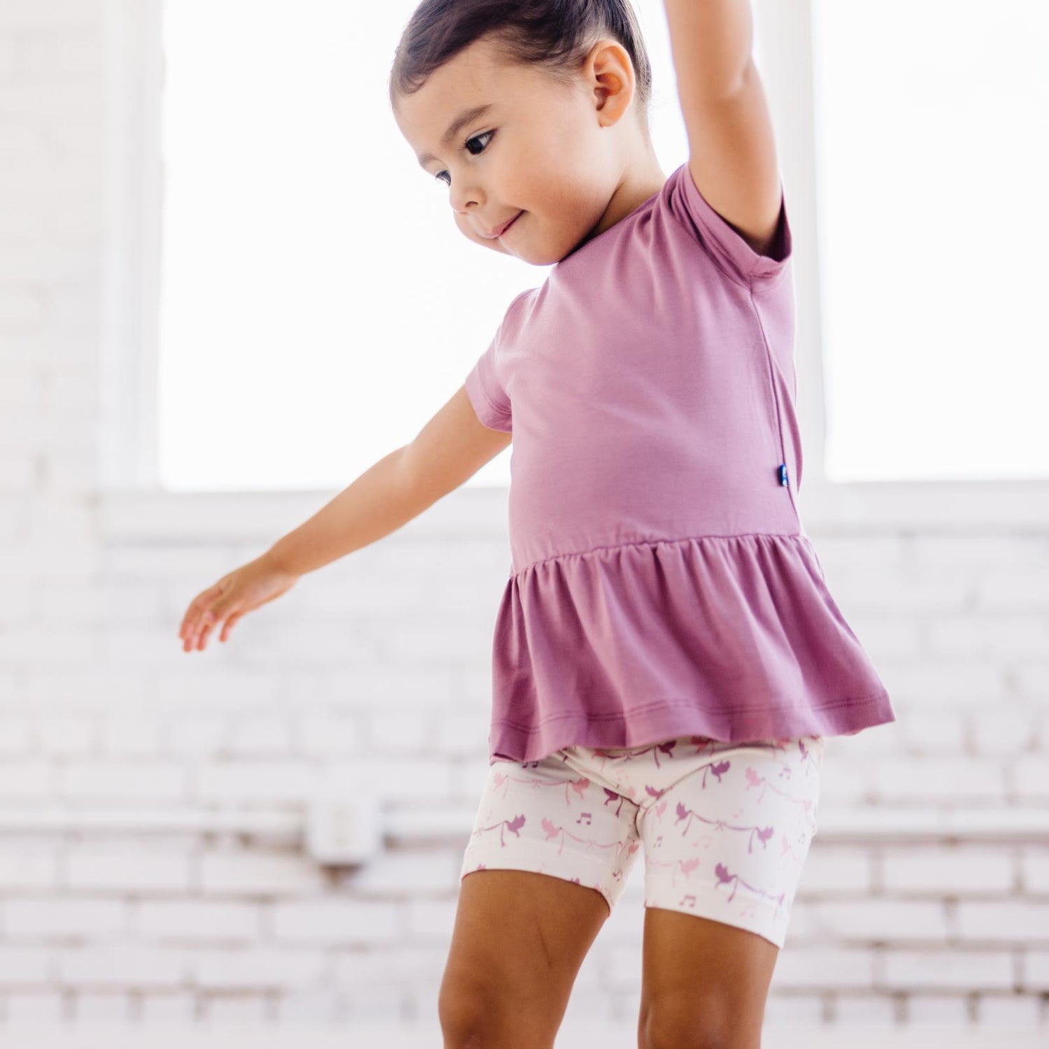 Print Short Sleeve Playtime Outfit Set in Natural Bird Banner