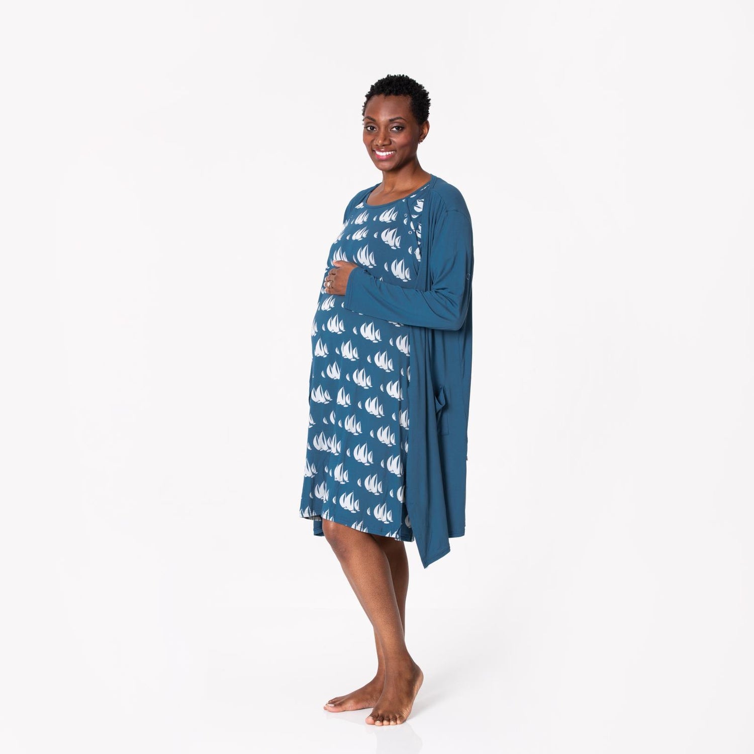 Women's Print Hospital Gown in Deep Sea Sailboat Race