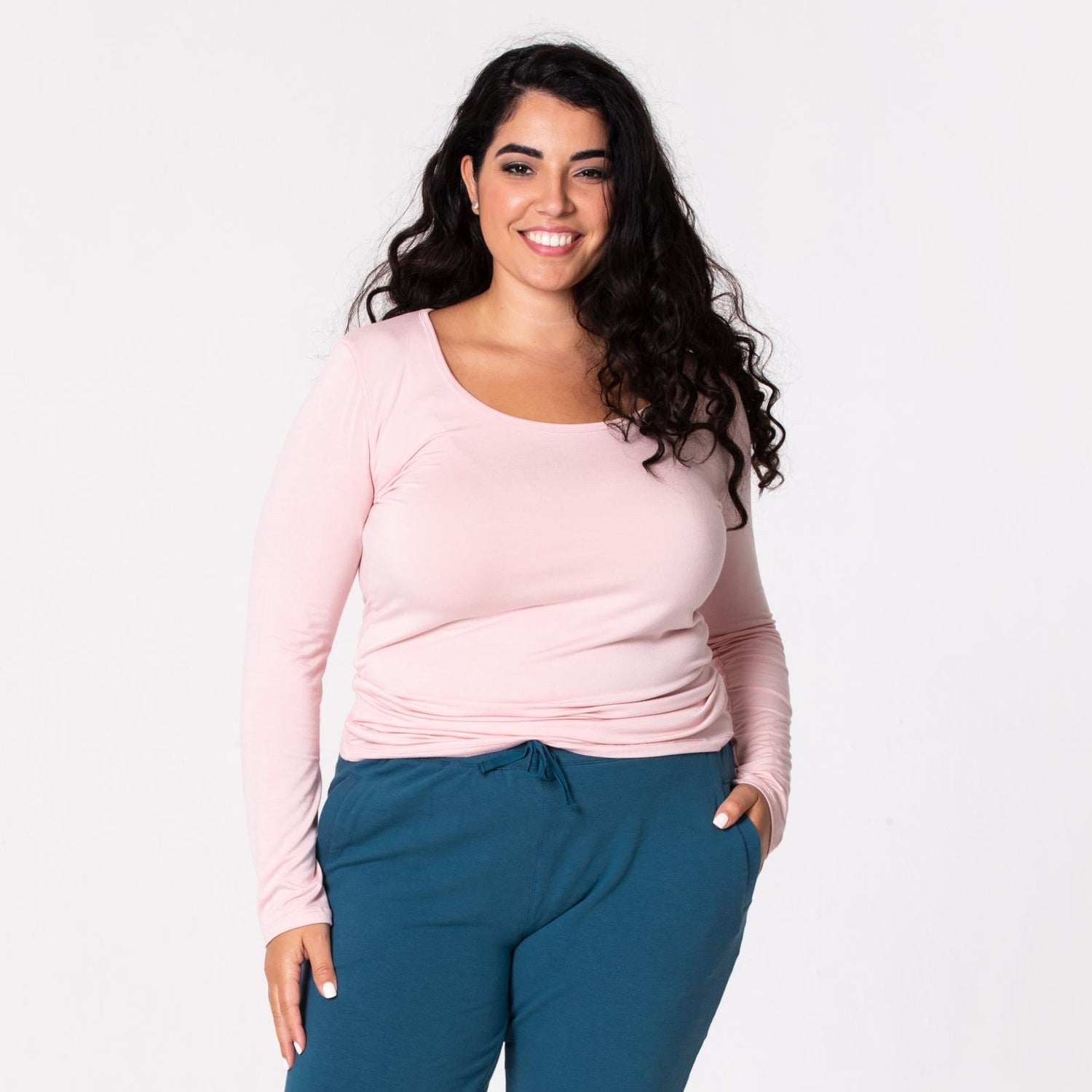 Women's Long Sleeve Scoop Neck Tee in Baby Rose